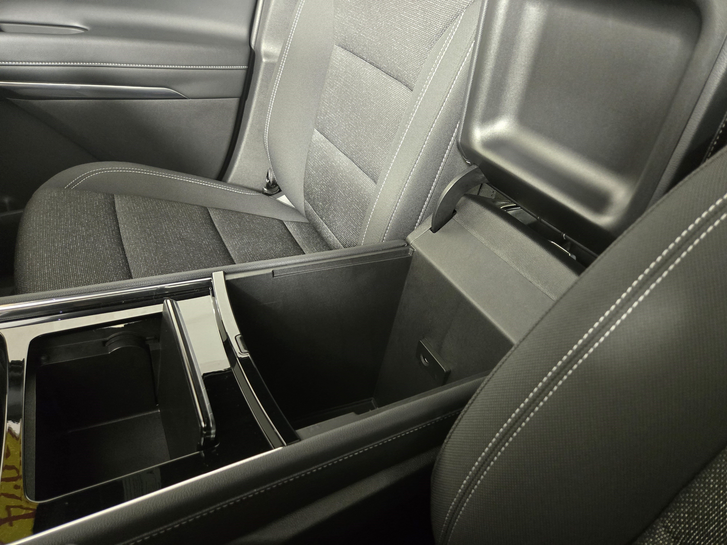 2024 Chevrolet Traverse LS - Photo 30