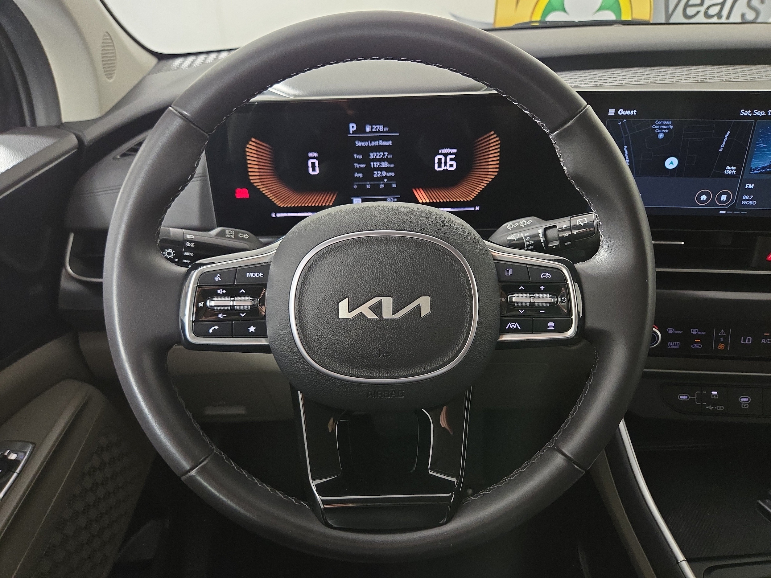 2025 Kia Carnival LXS - Photo 15
