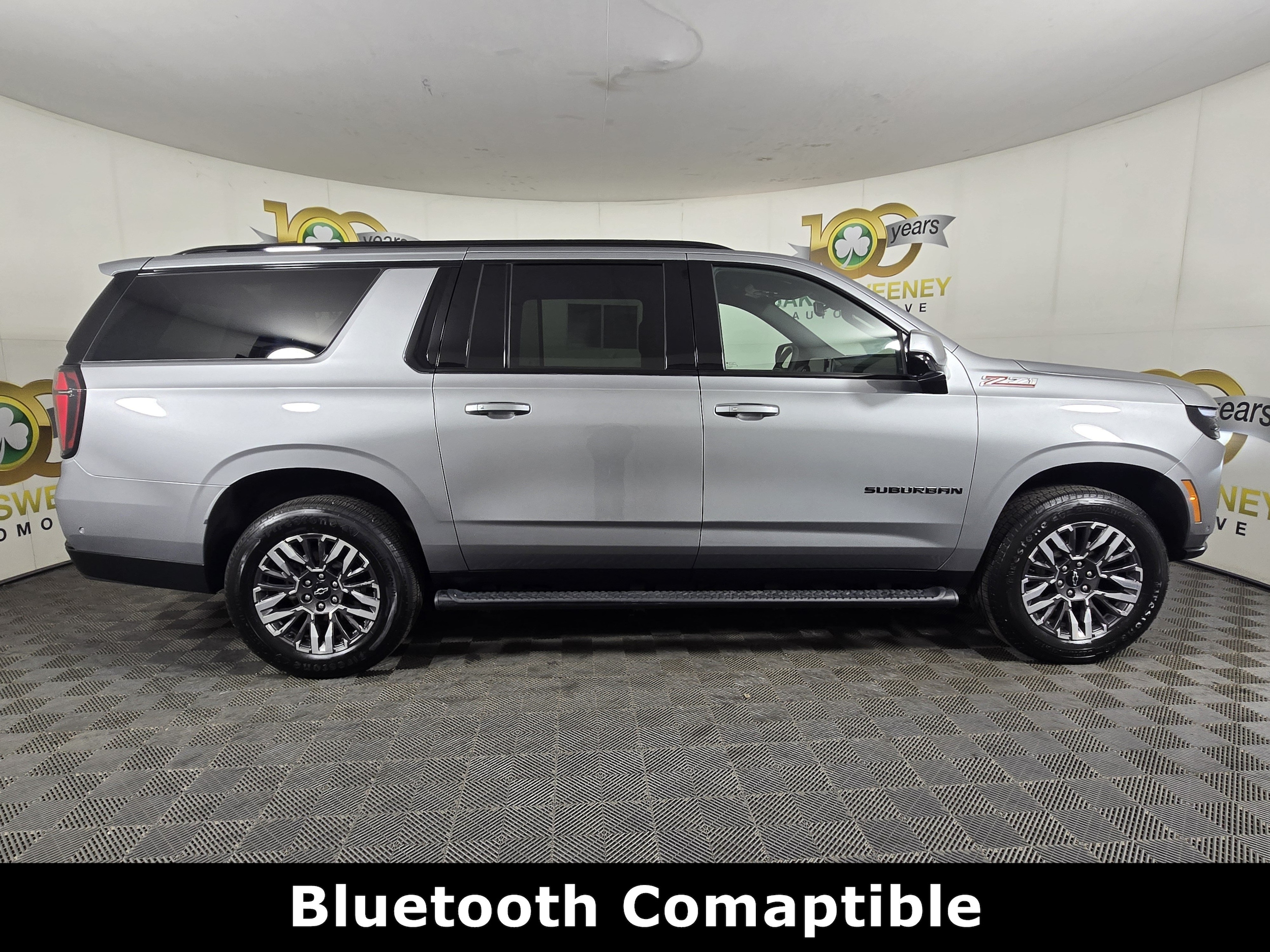 2025 Chevrolet Suburban Z71 - Photo 10