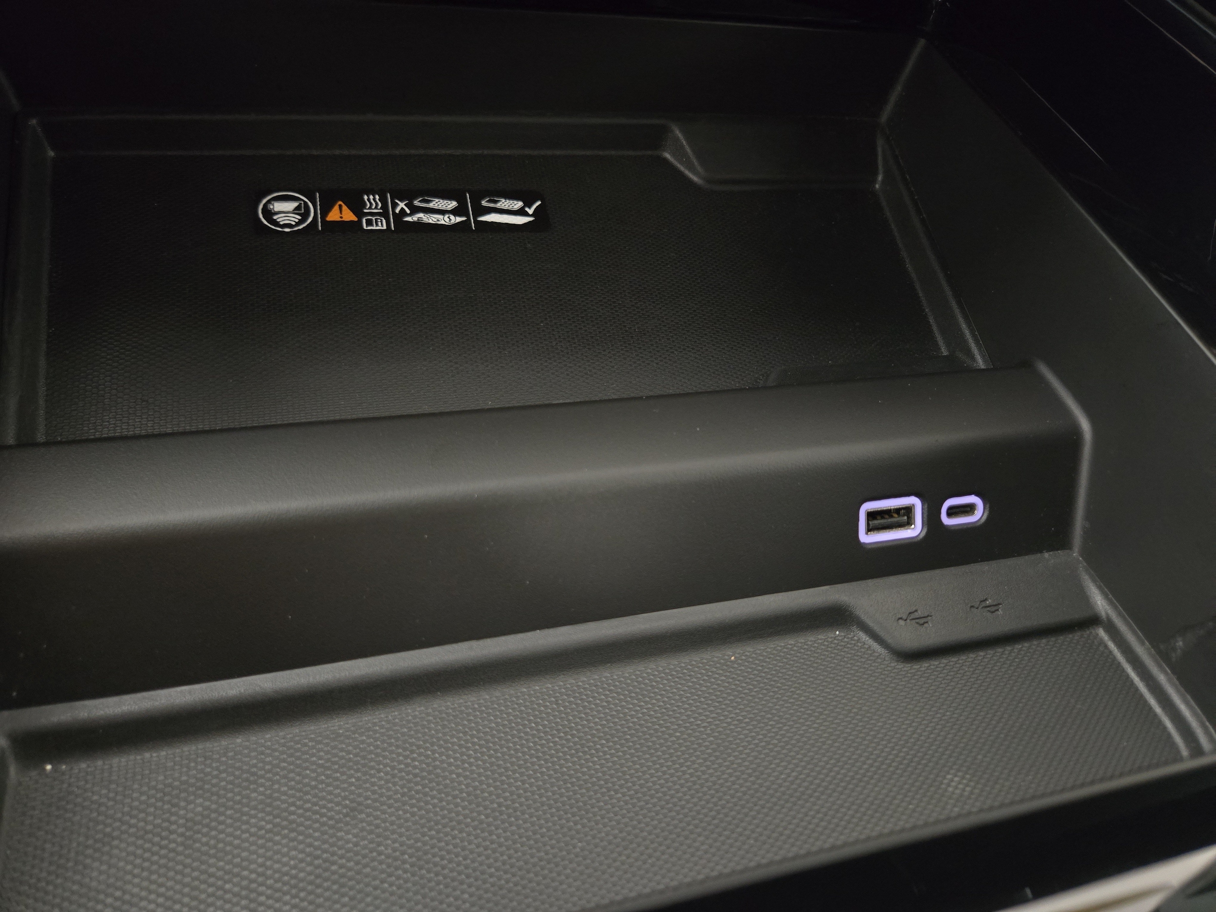 2025 Chevrolet Suburban Z71 - Photo 29