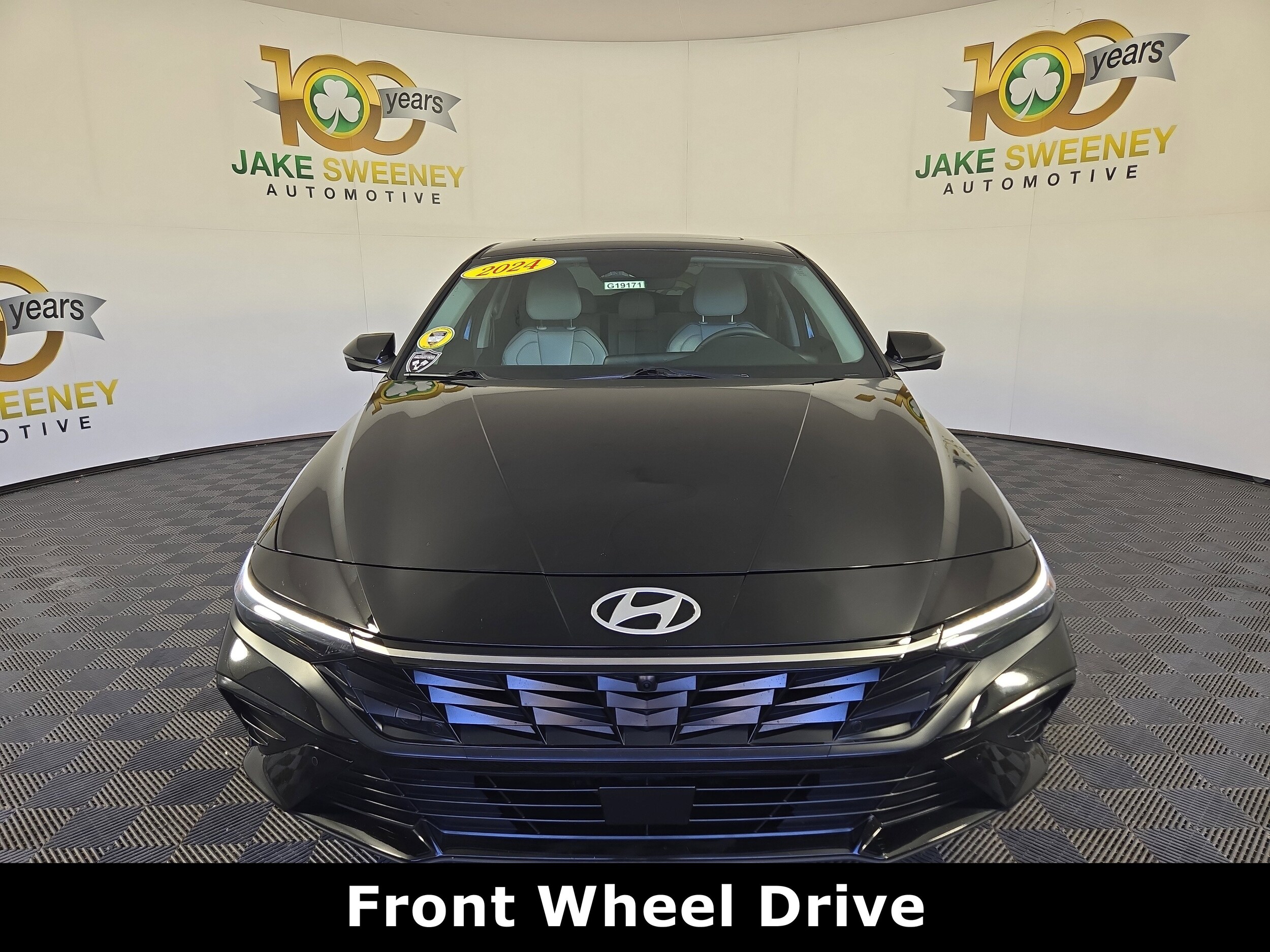 2024 Hyundai Elantra Limited photo 2