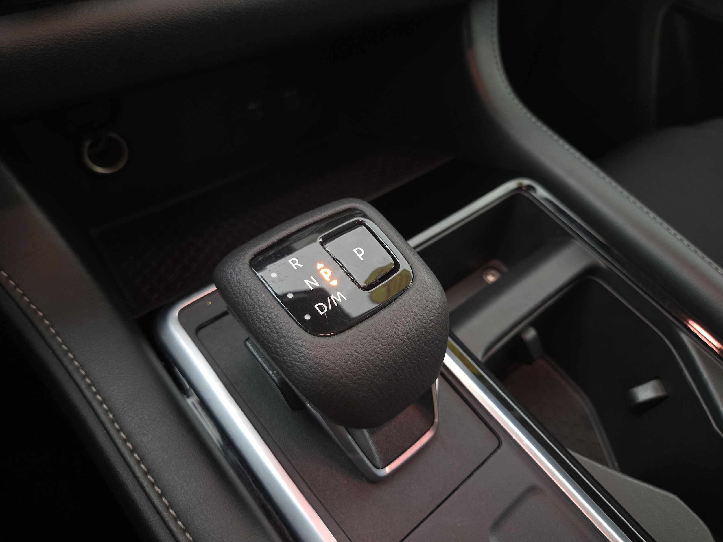 2024 Nissan Pathfinder SV - Photo 23