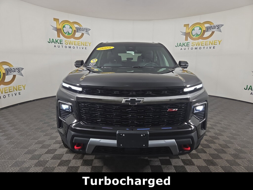 Used 2025 Chevrolet Traverse Z71 SUV