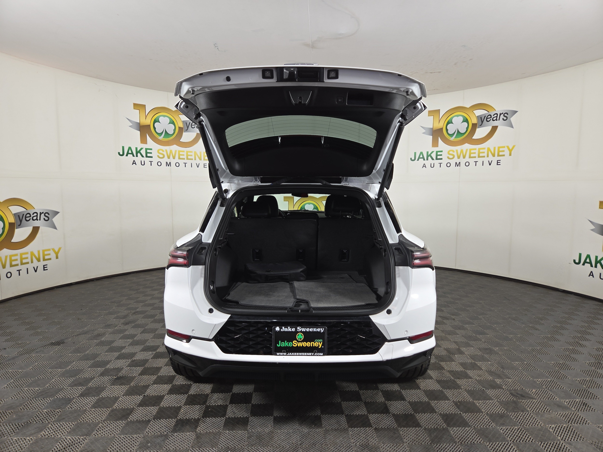 2024 Chevrolet Equinox EV RS - Photo 31