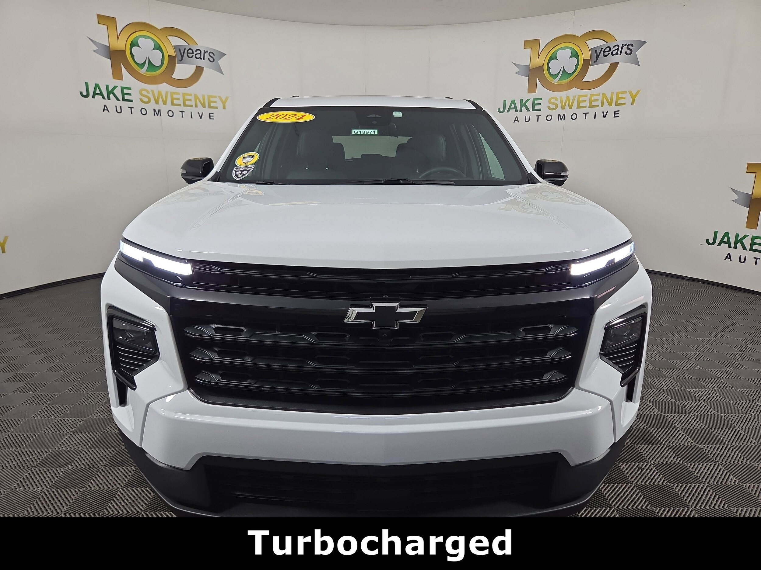 2024 Chevrolet Traverse photo 2