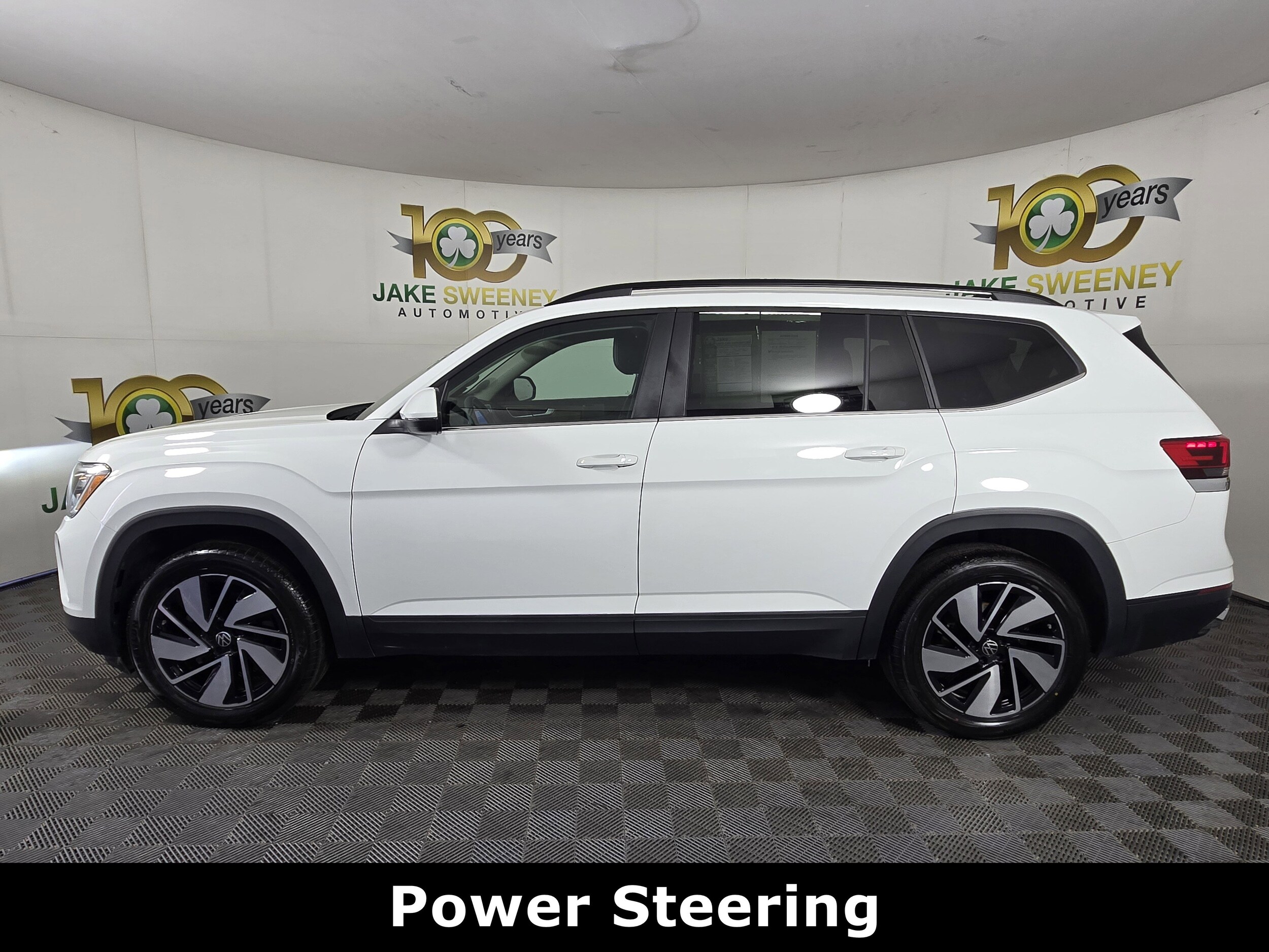2024 Volkswagen Atlas SE Technology photo 3