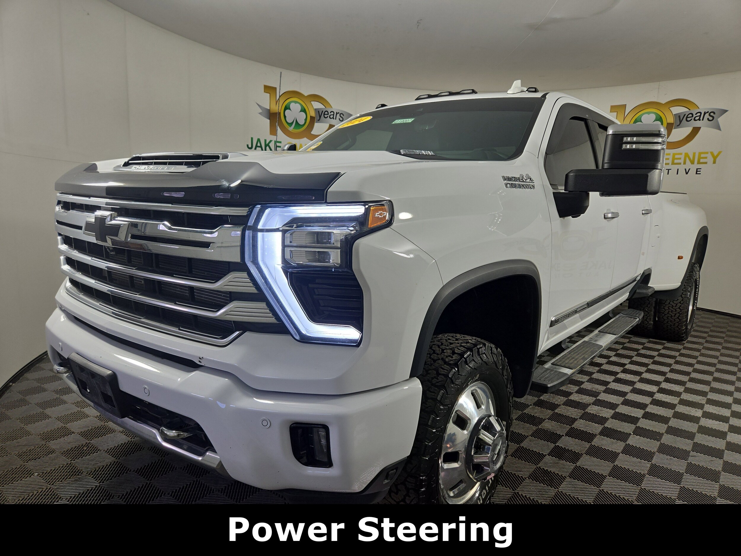 2024 Chevrolet Silverado 3500HD High Country photo 2