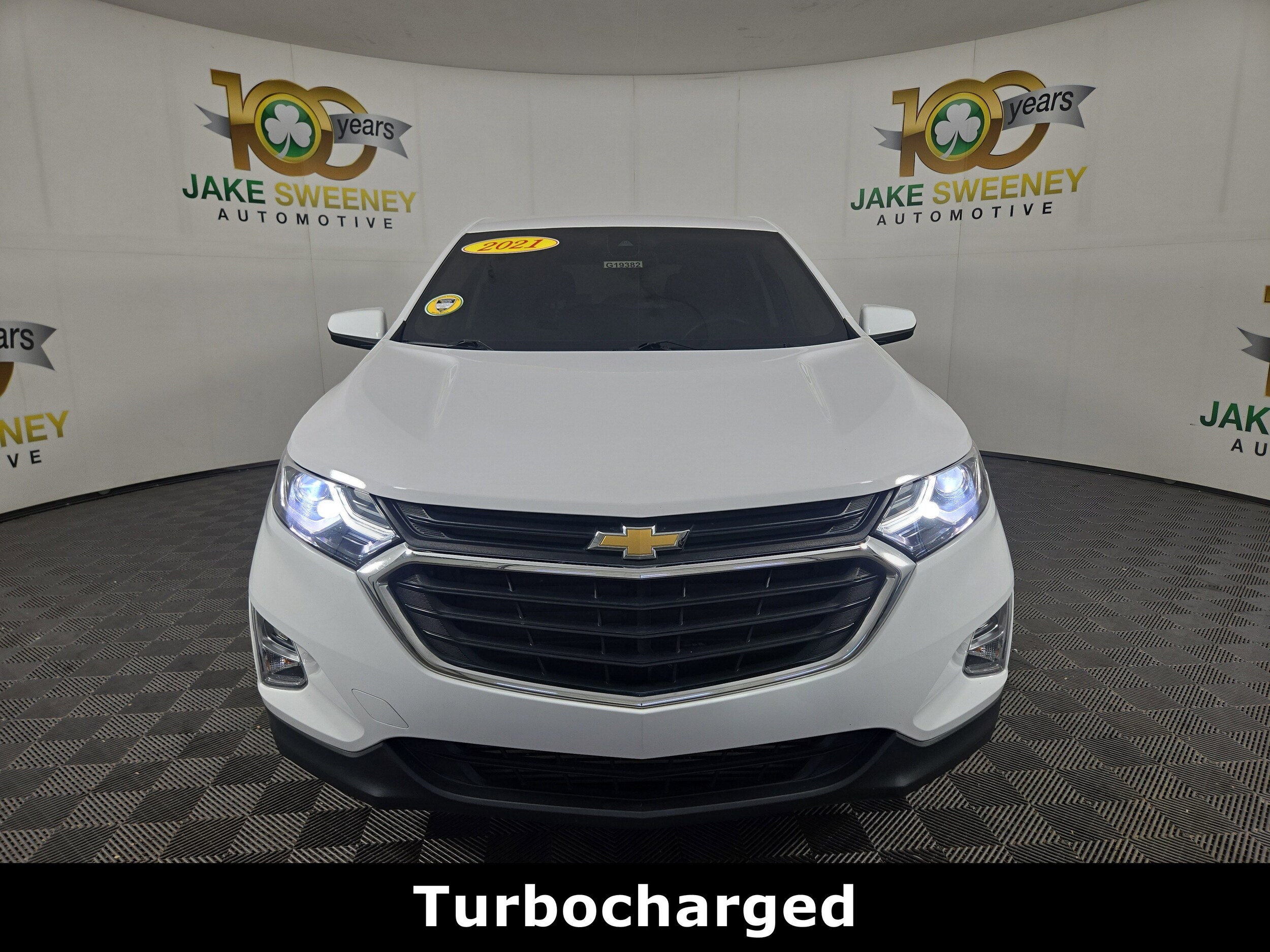 2021 Chevrolet Equinox LT photo 2