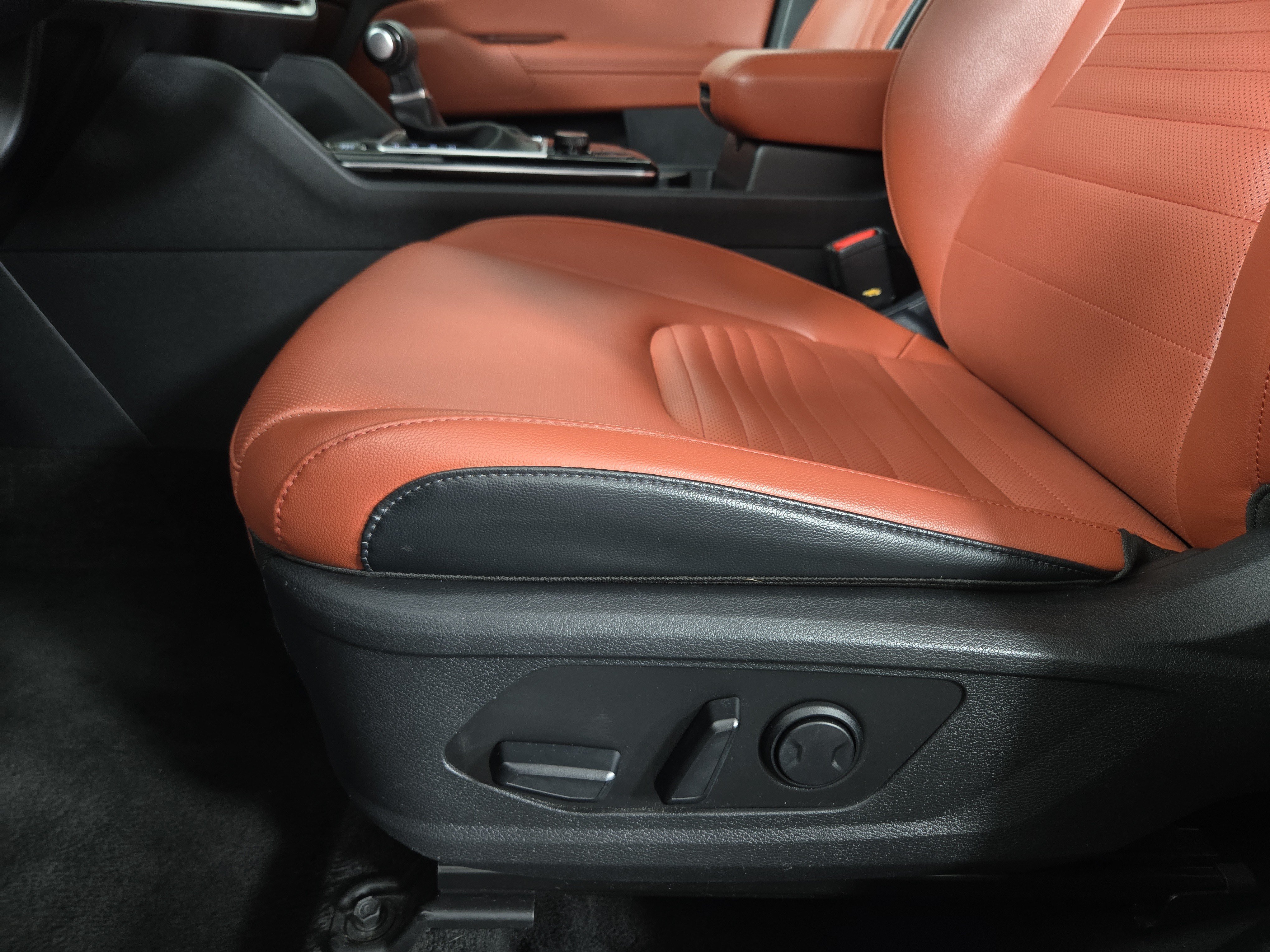 2024 Kia Sportage SX - Photo 31