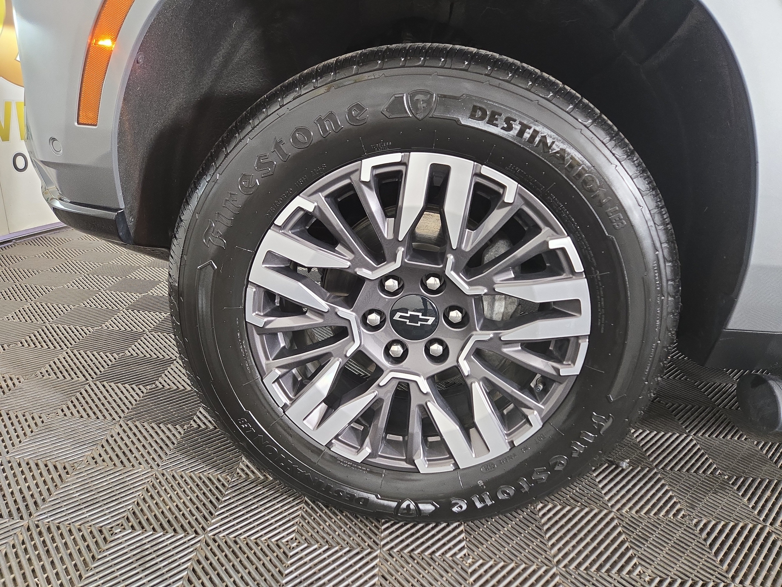 2025 Chevrolet Suburban Z71 - Photo 34