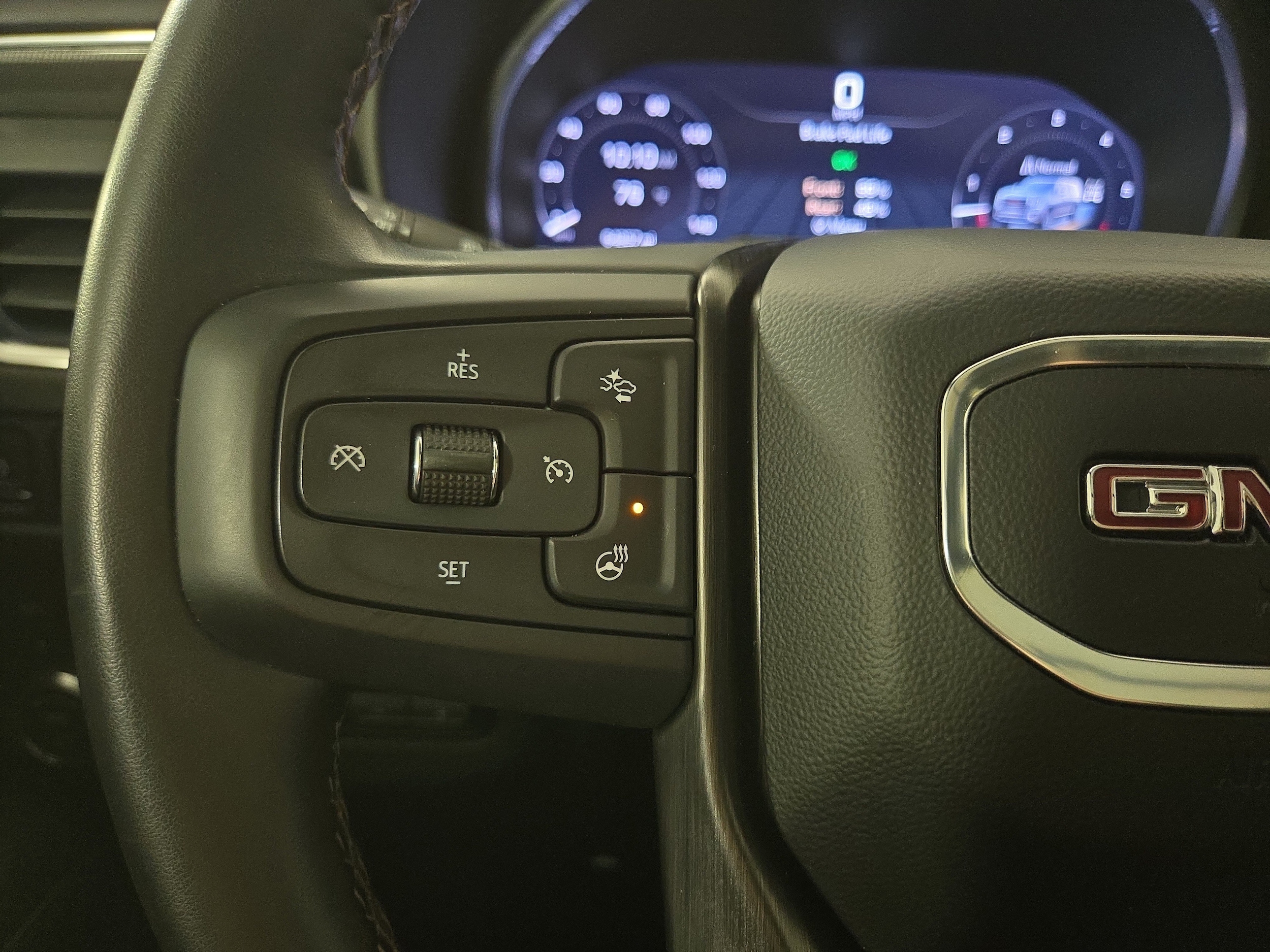 2023 GMC Yukon AT4 - Photo 16