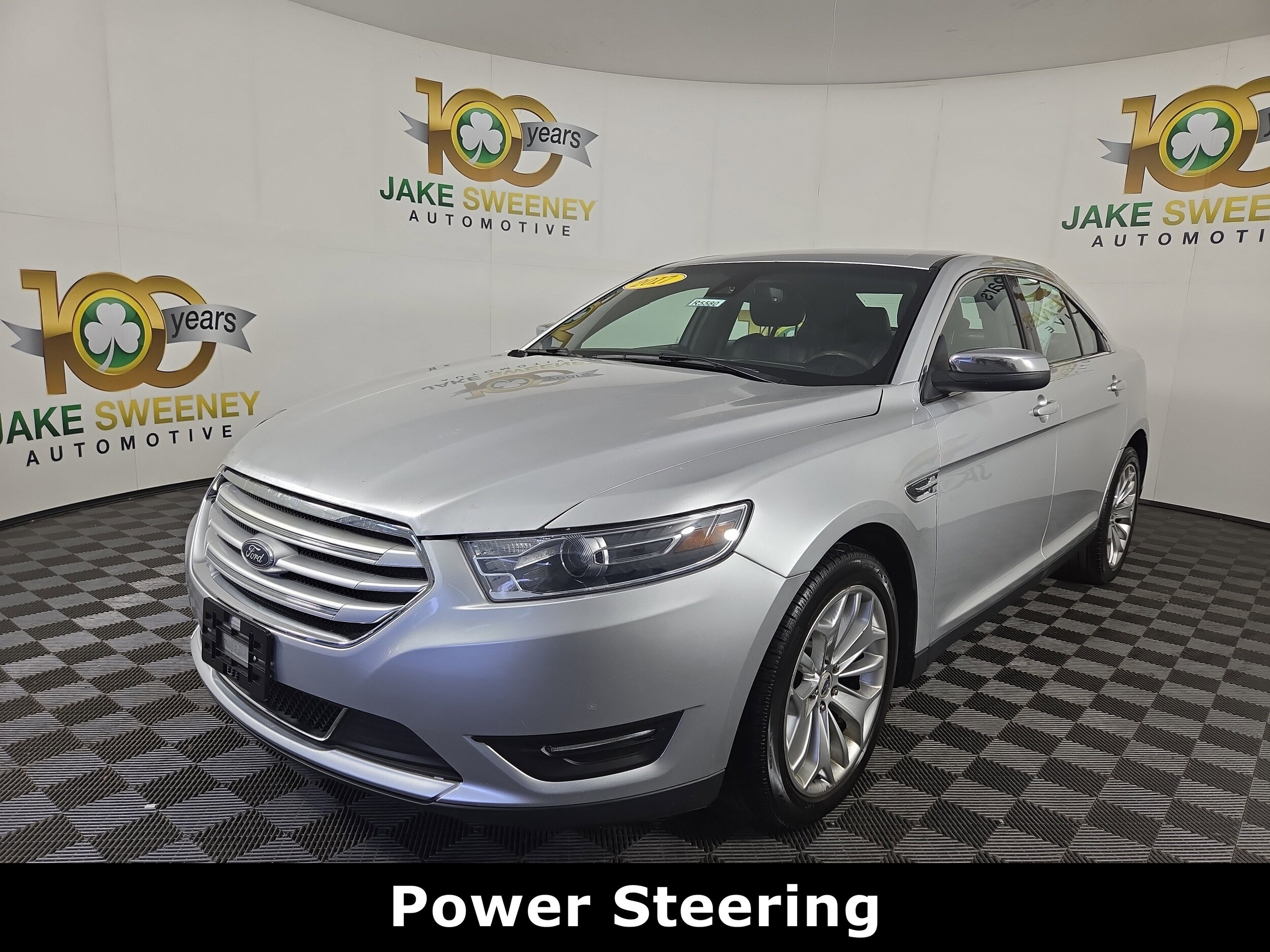 2017 Ford Taurus Limited photo 3
