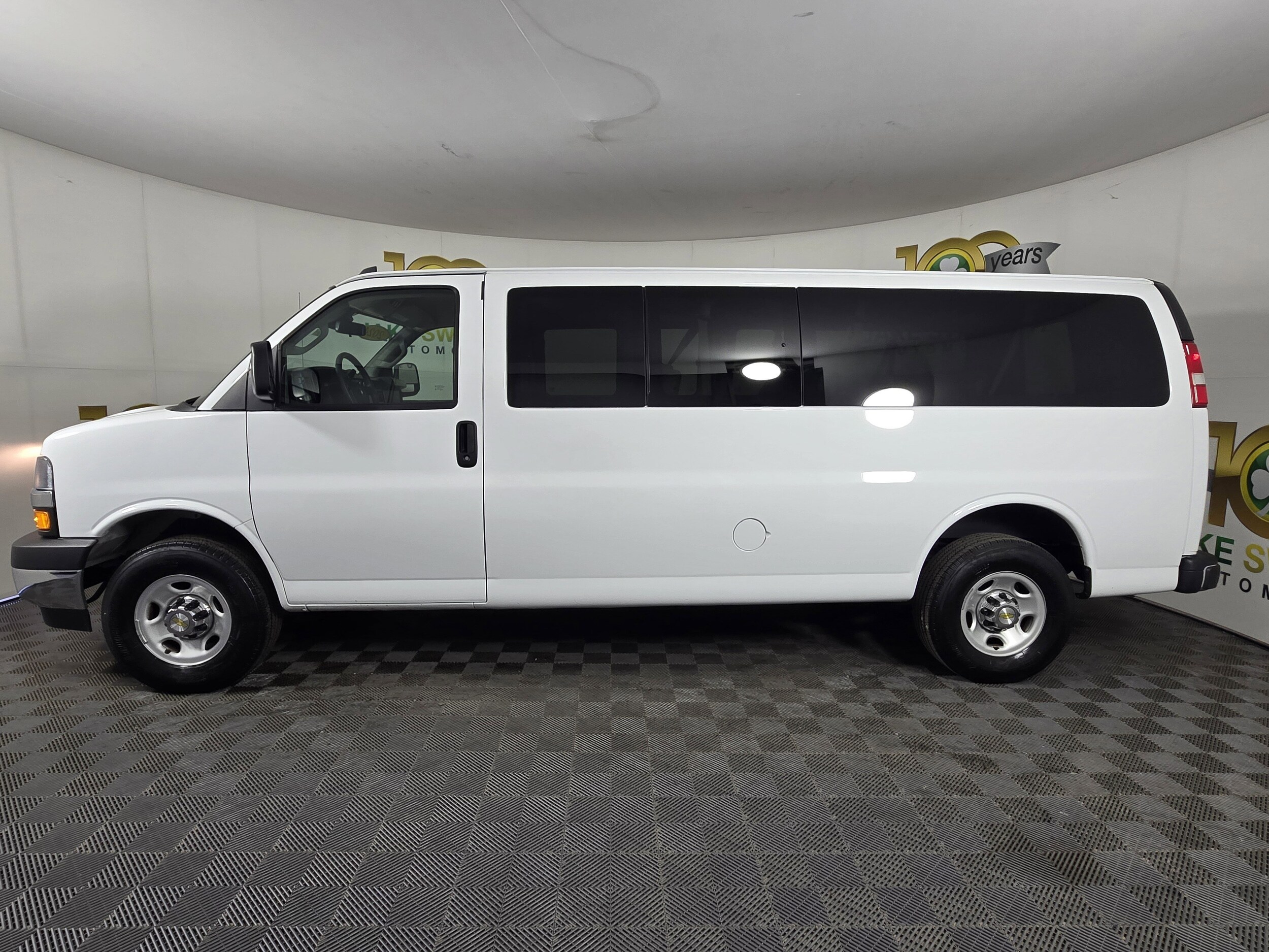2024 Chevrolet Express 3500 Passenger Van photo 2