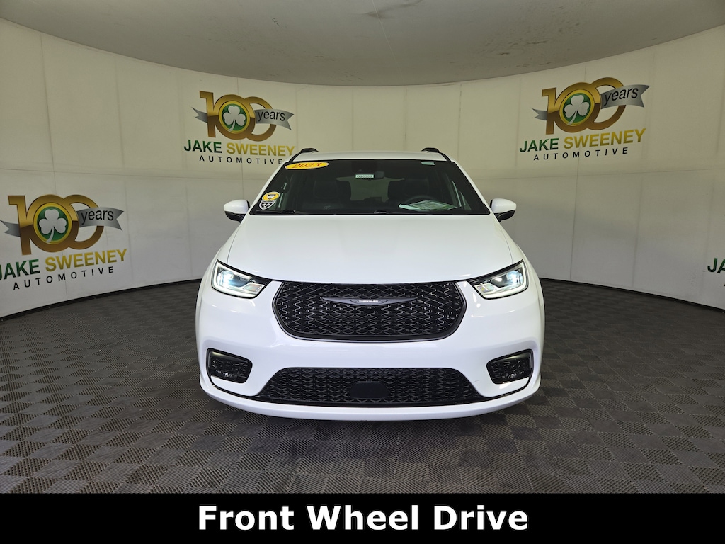 Used 2023 Chrysler Pacifica Touring L Minivan