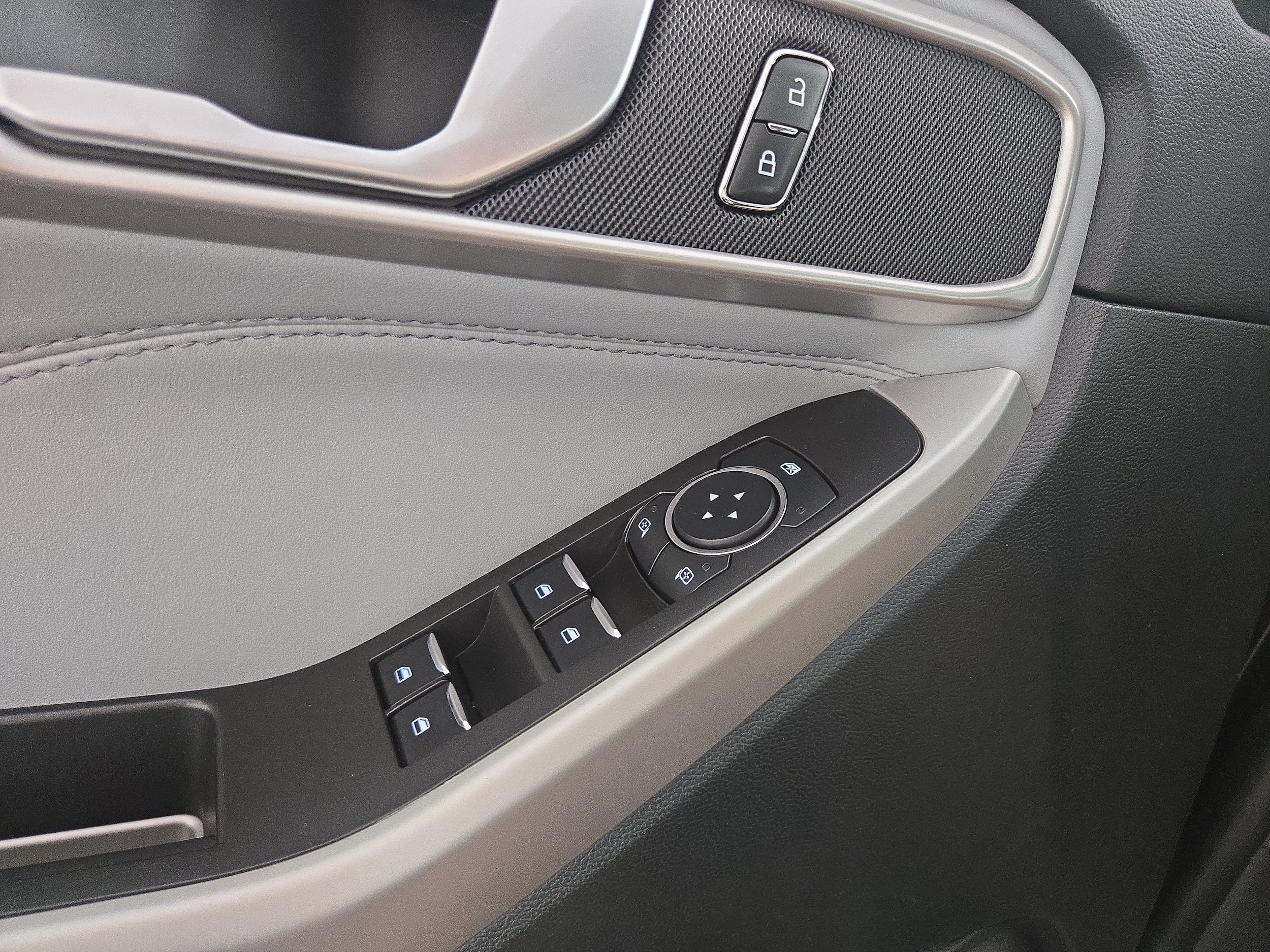2024 Ford Explorer XLT - Photo 31