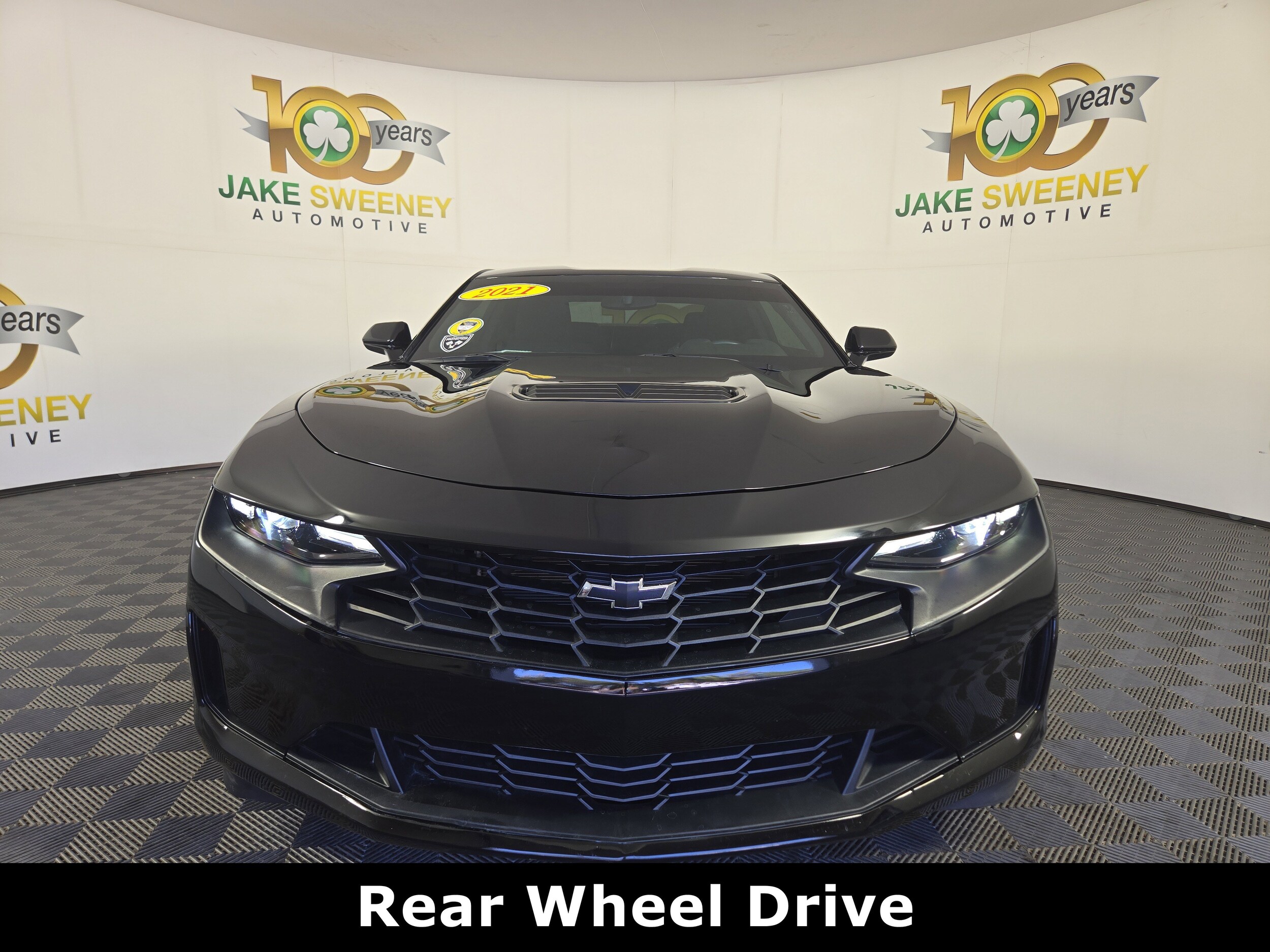 2021 Chevrolet Camaro LT1 photo 2