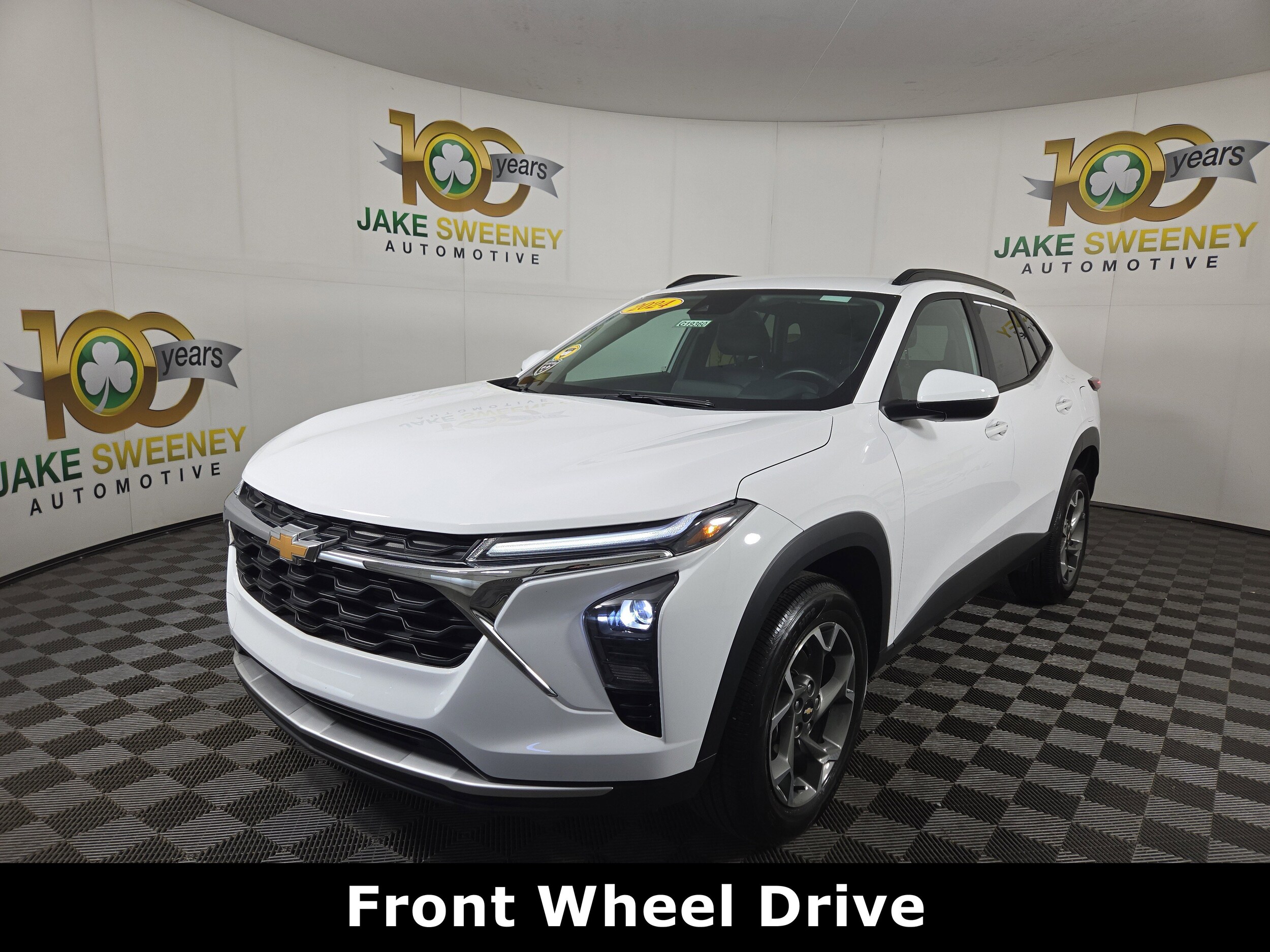 2024 Chevrolet Trax LT photo 2