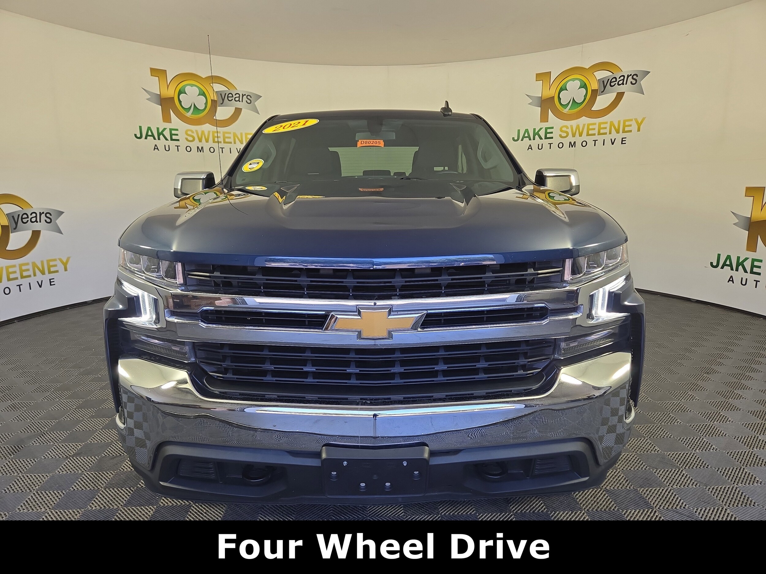 2021 Chevrolet Silverado 1500 LT photo 2