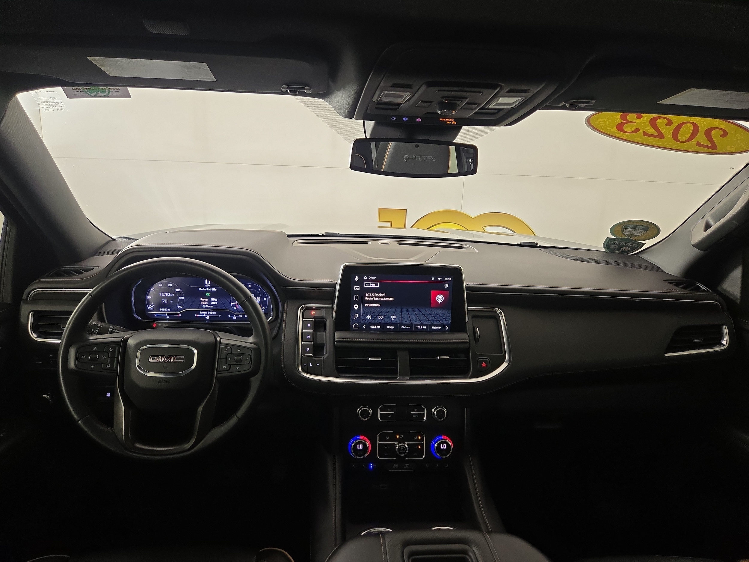 2023 GMC Yukon AT4 - Photo 14