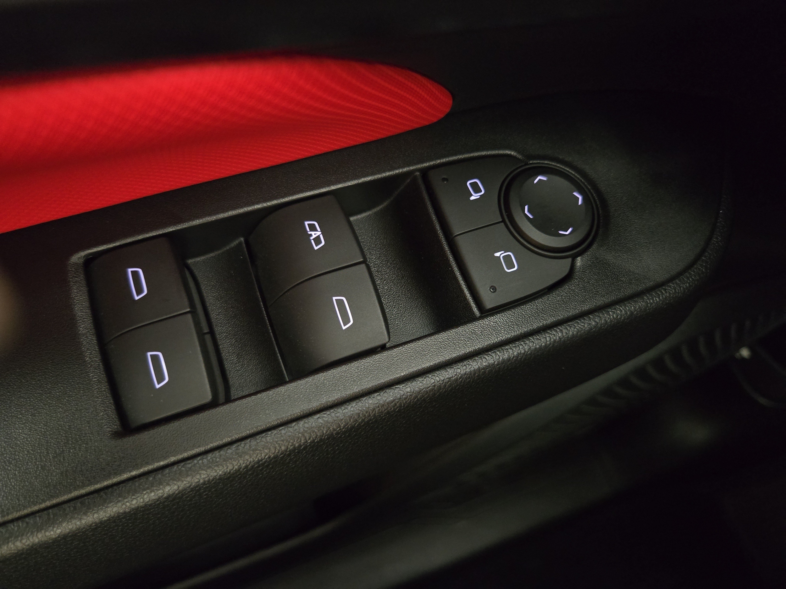 2024 Chevrolet Equinox EV RS - Photo 25