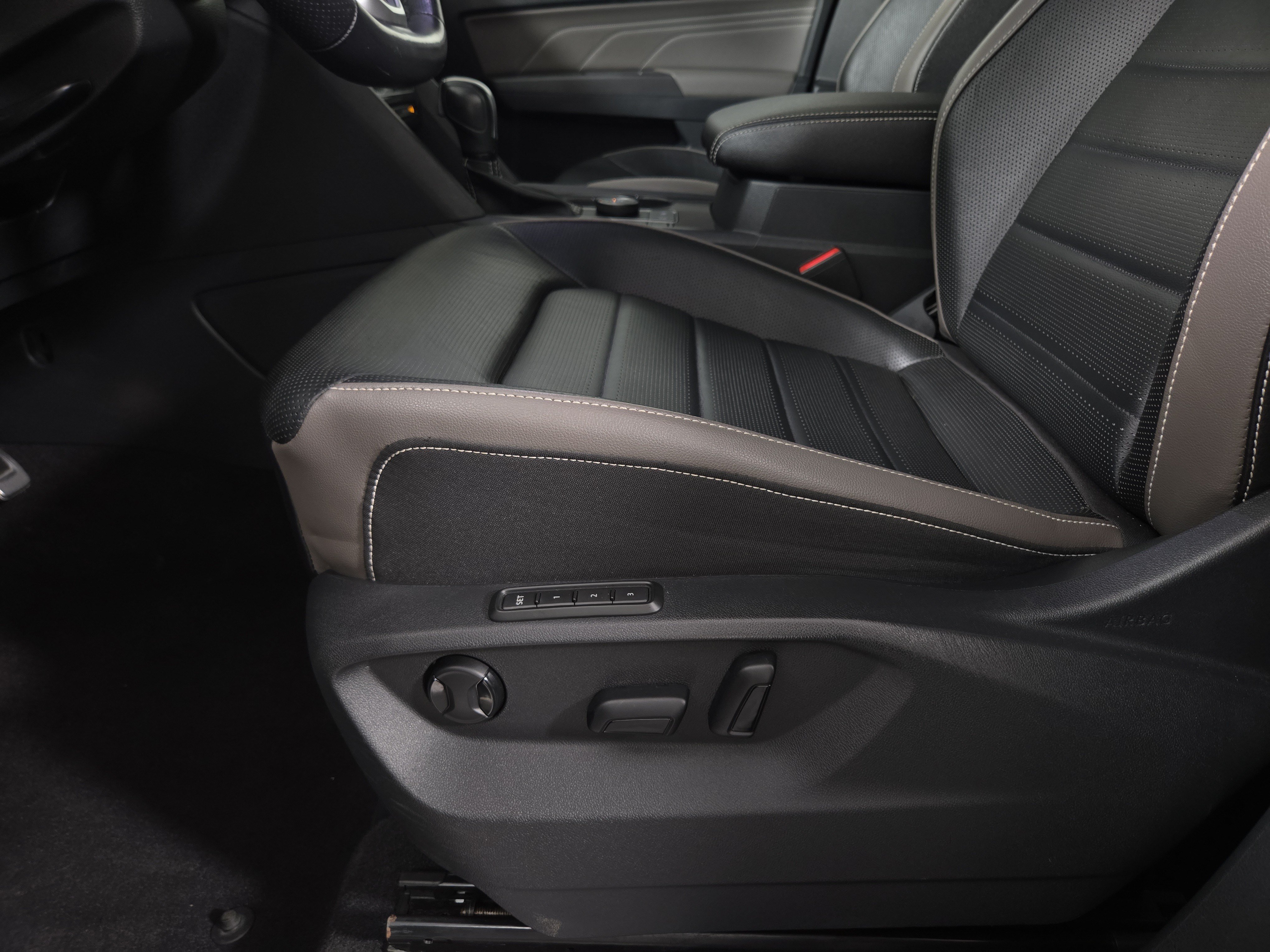 2022 Volkswagen Atlas SEL Premium R-Line - Photo 27