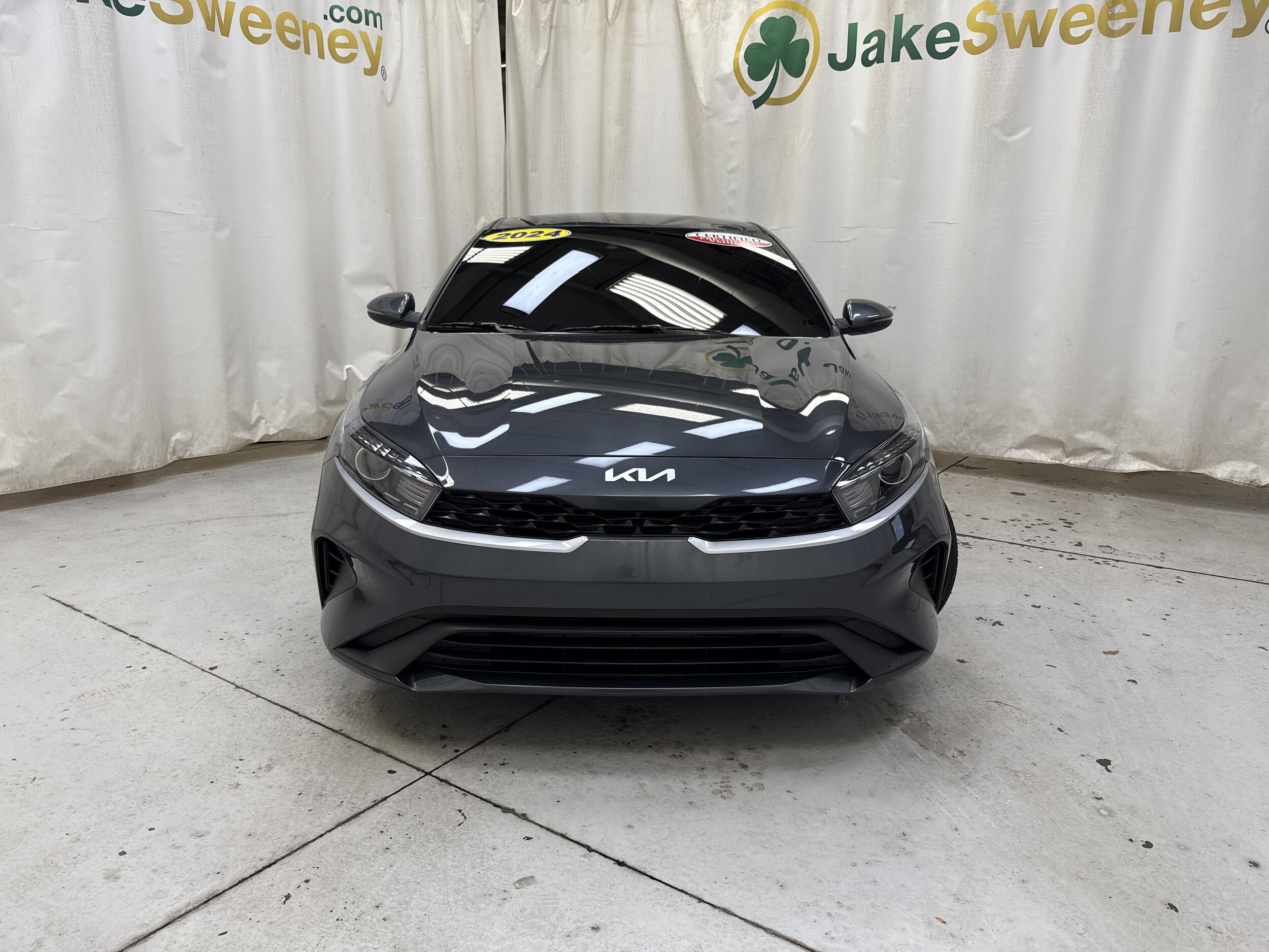 2024 Kia Forte LXS photo 2