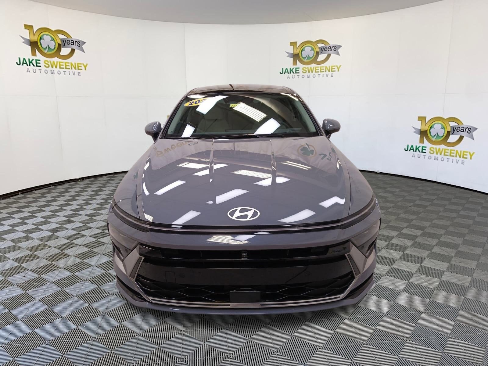 2024 Hyundai Sonata Hybrid Limited photo 2
