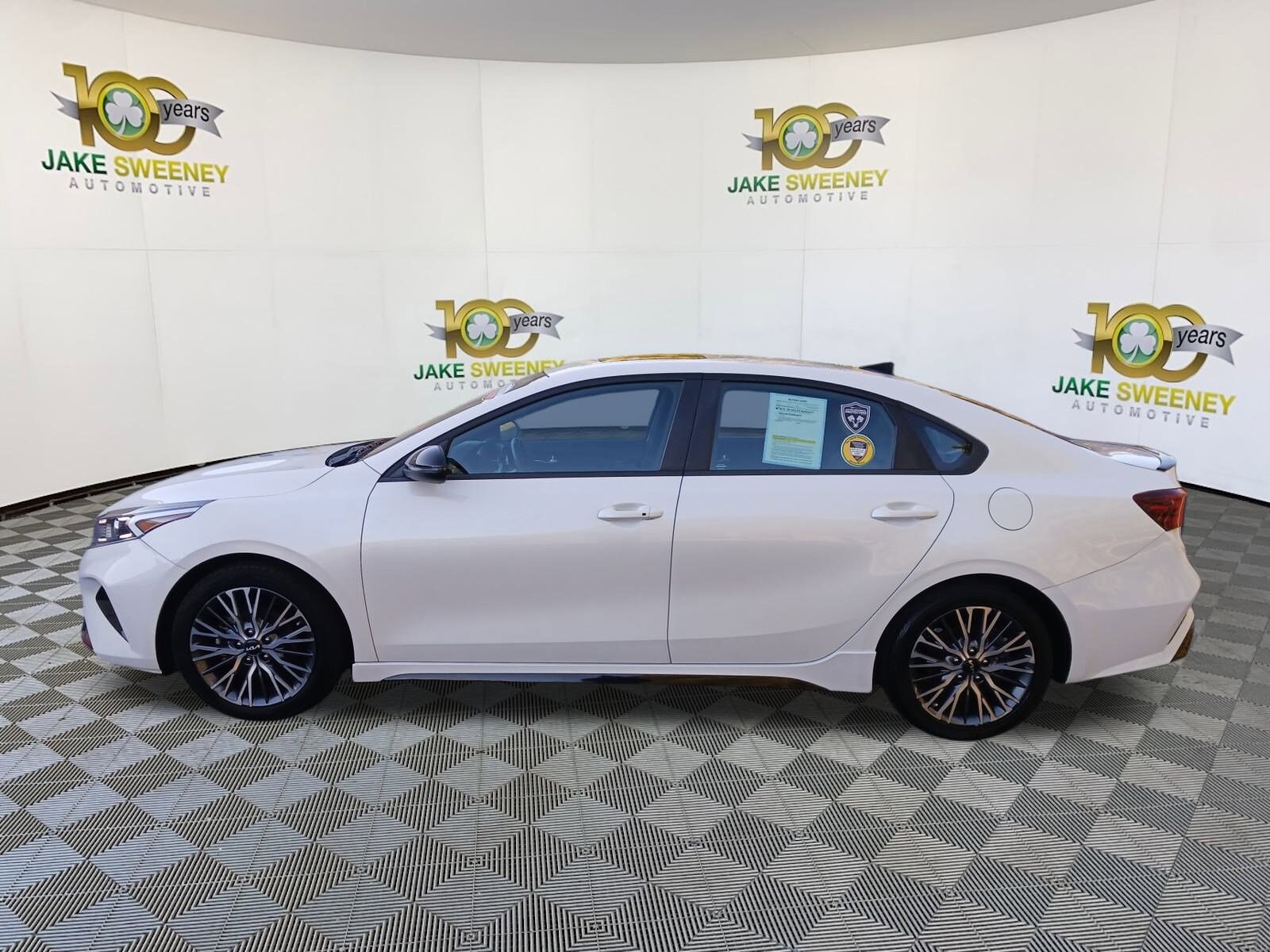 2023 Kia Forte GT-Line photo 4