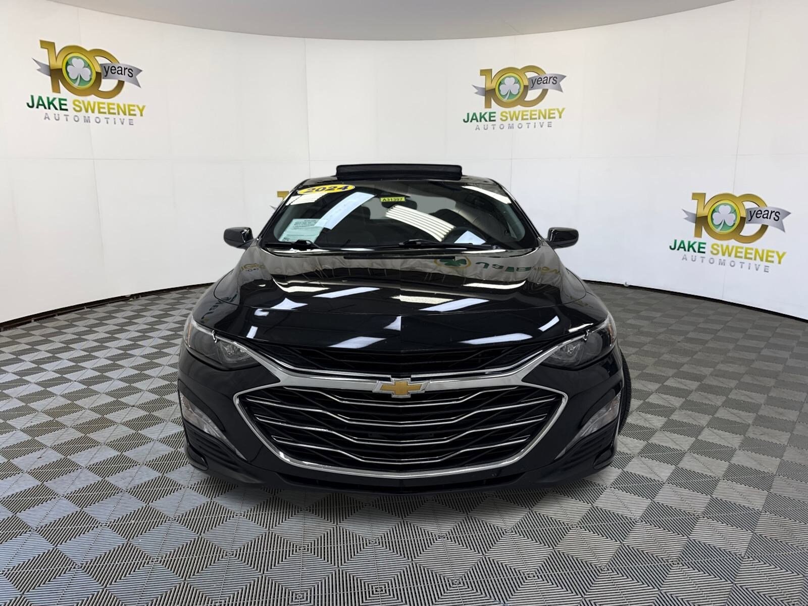 2024 Chevrolet Malibu 1LT photo 2