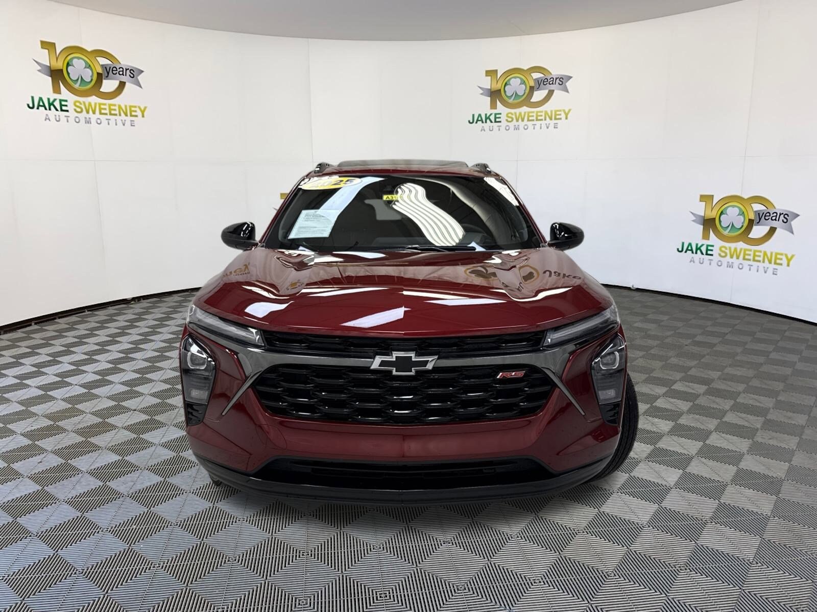 2025 Chevrolet Trax photo 2