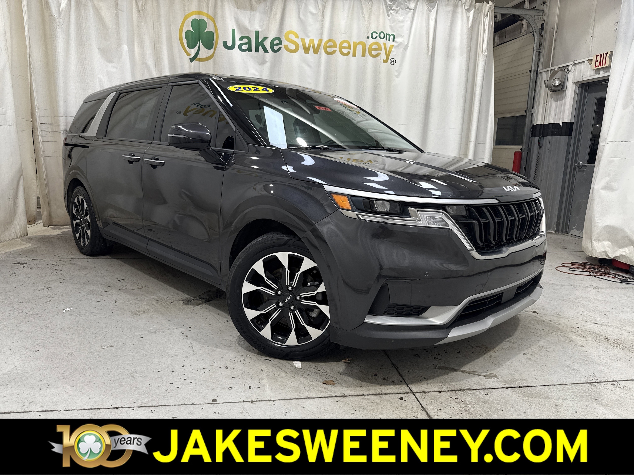 2024 Kia Sedona EX's photo