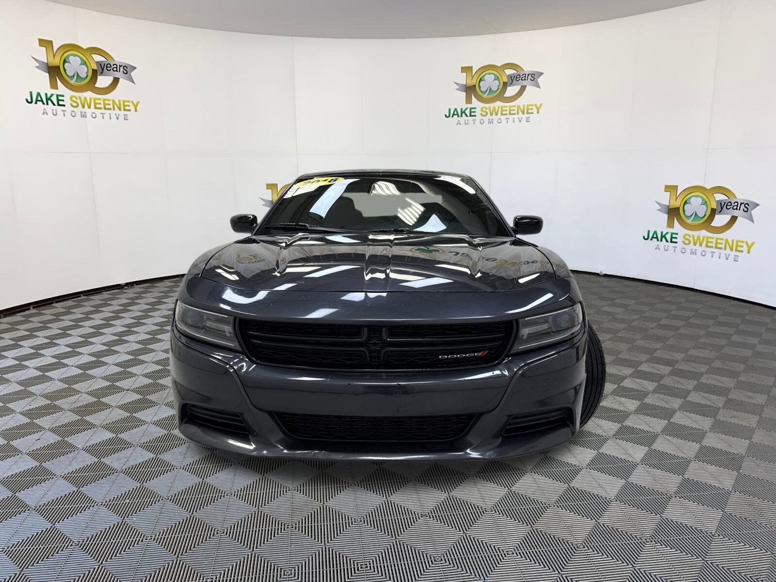 2018 Dodge Charger SXT photo 2