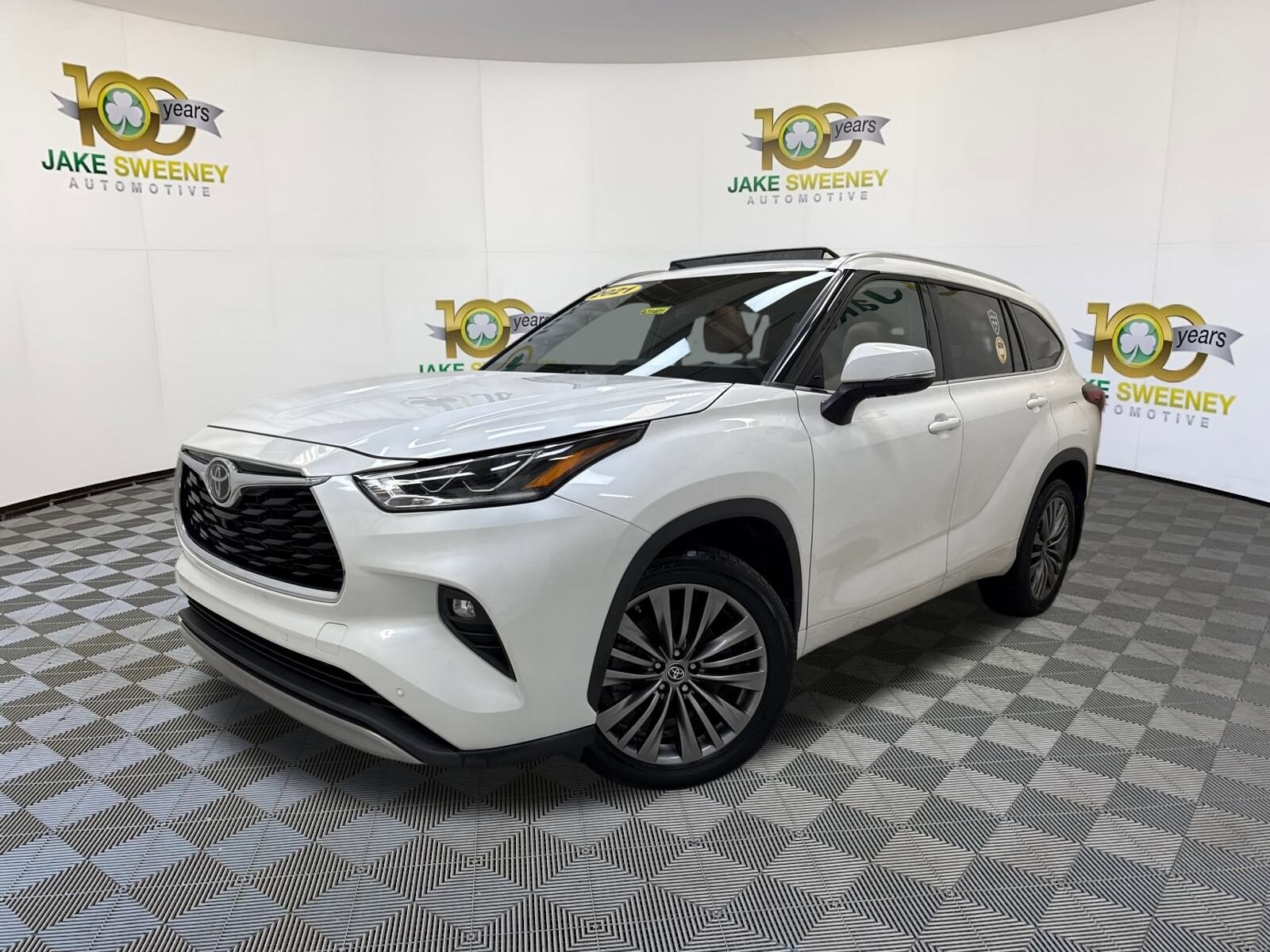 2021 Toyota Highlander Platinum photo 3