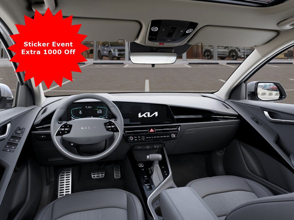 2025 Kia Niro EX Touring - Photo 17