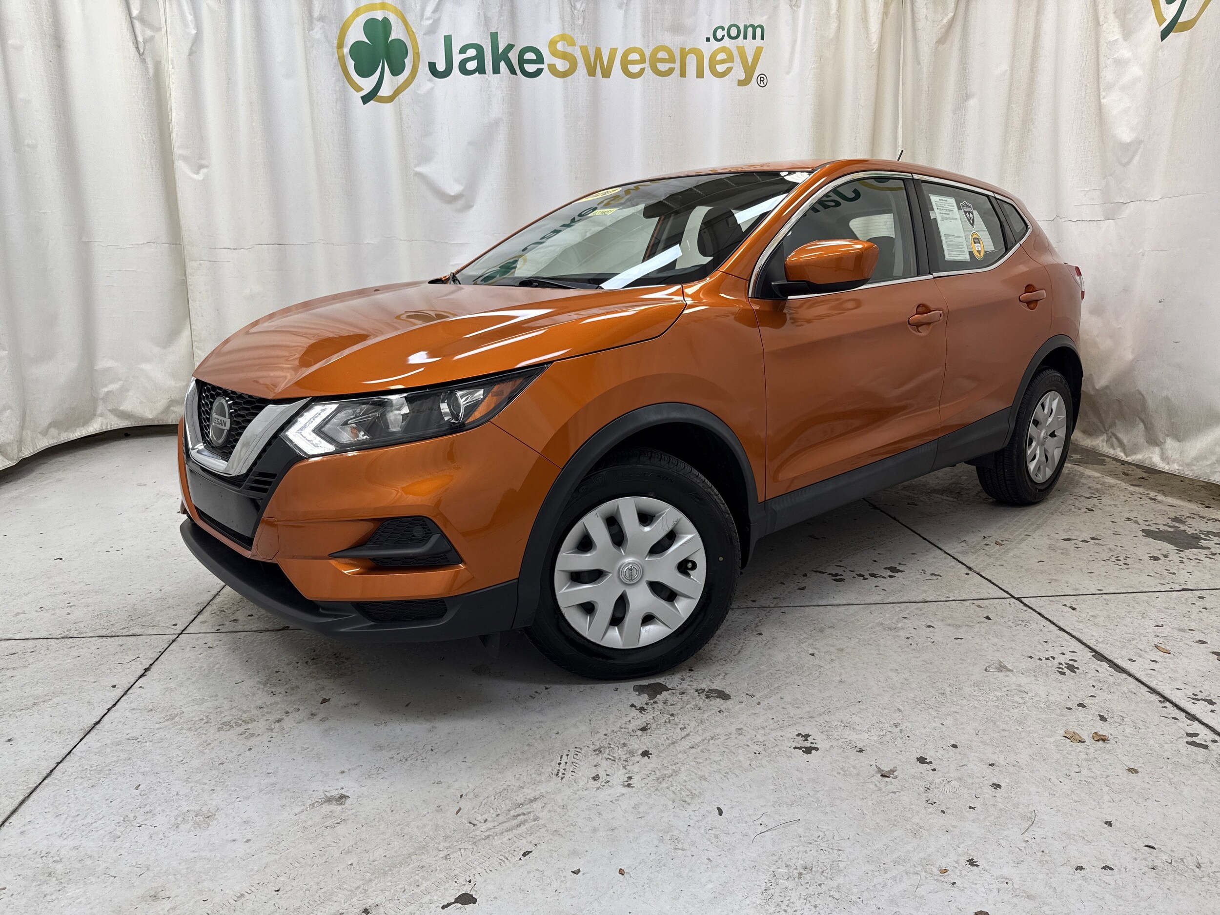 2020 Nissan Rogue Sport S photo 2