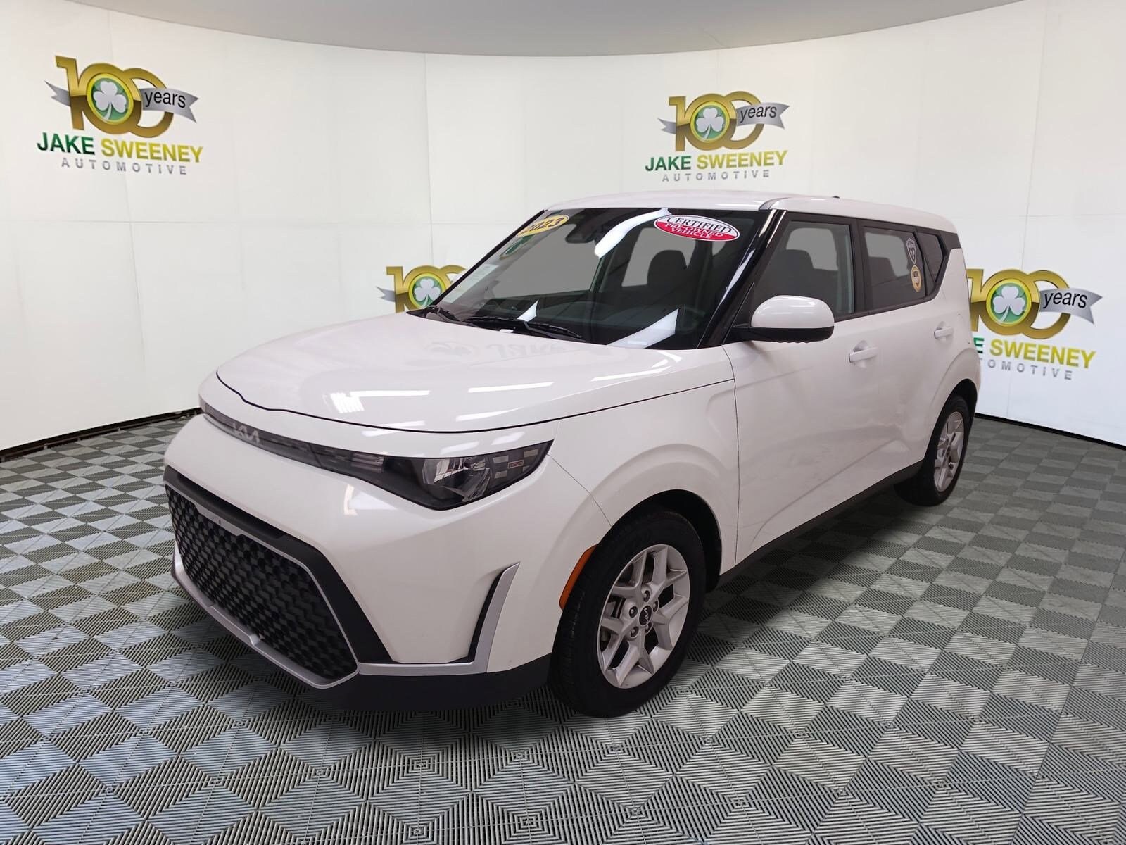 2023 Kia Soul LX photo 3