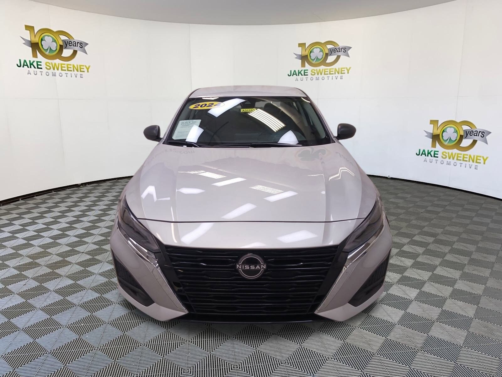 2024 Nissan Altima 2.5 SV photo 2