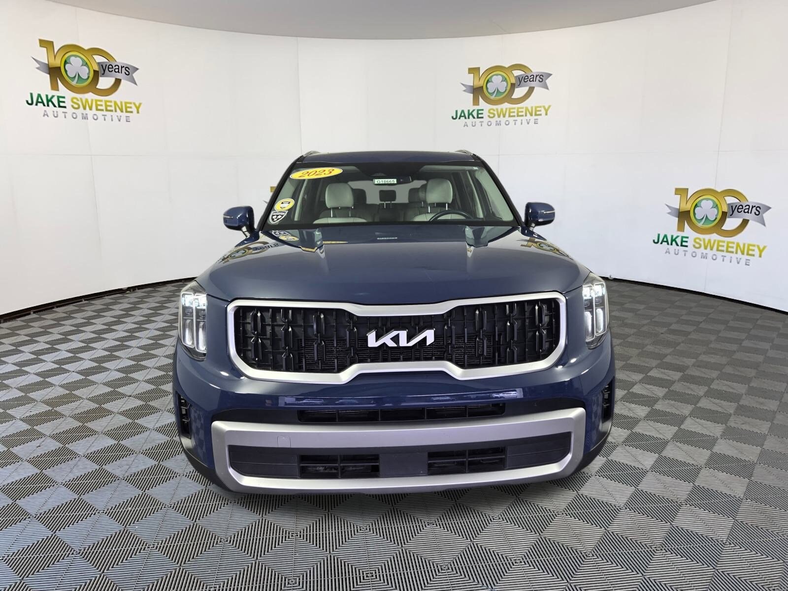 2023 Kia Telluride EX photo 2