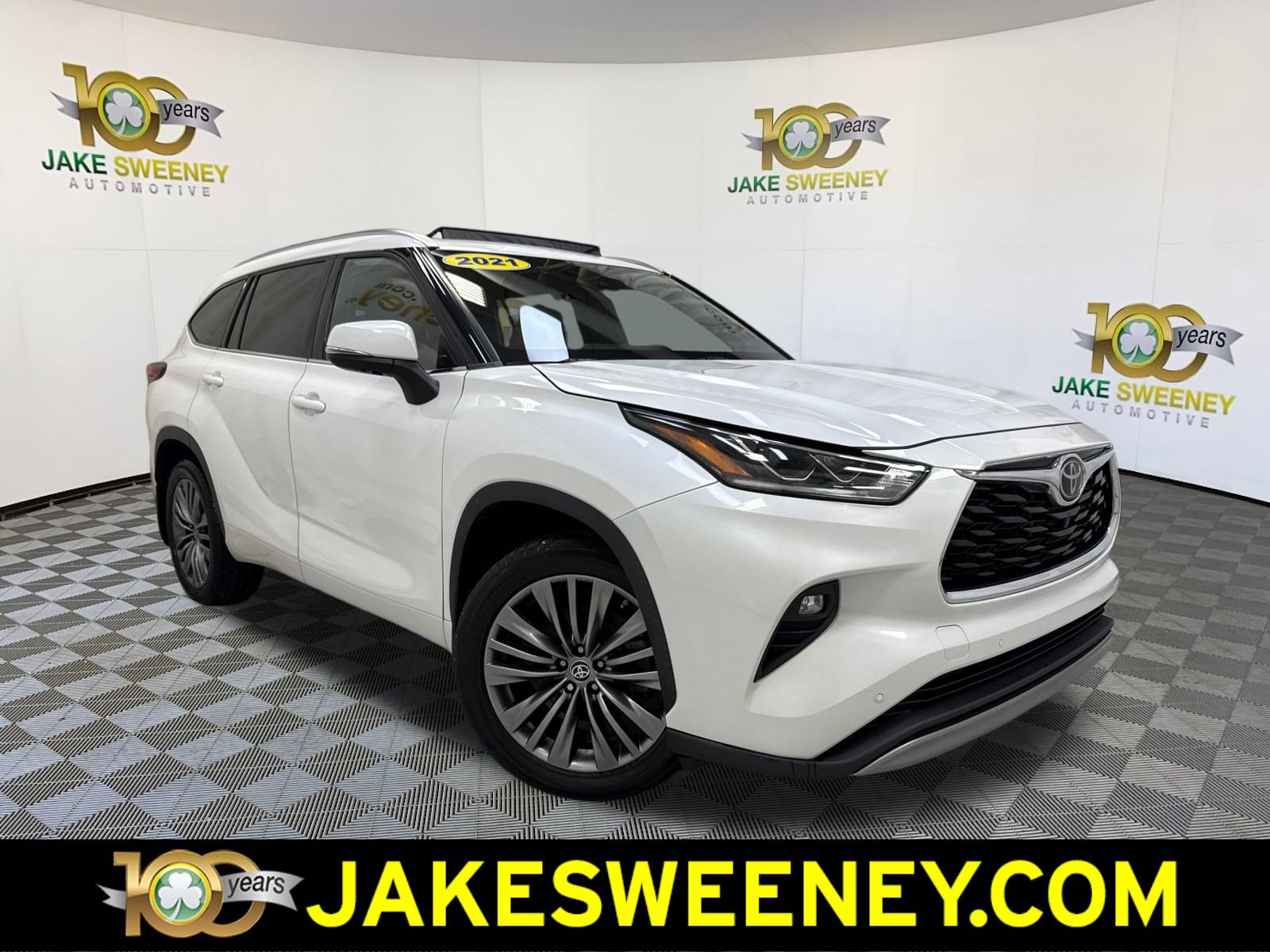 2021 Toyota Highlander Platinum's photo