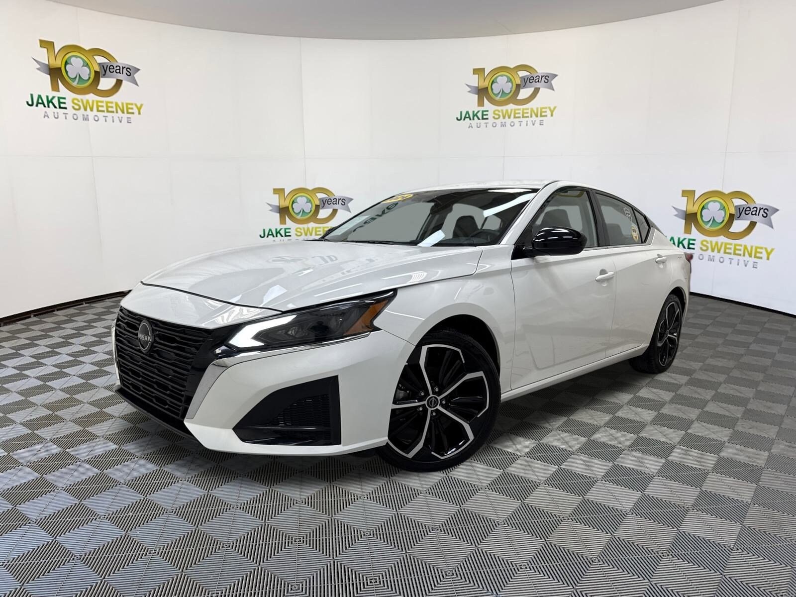 2024 Nissan Altima 2.5 SR photo 2
