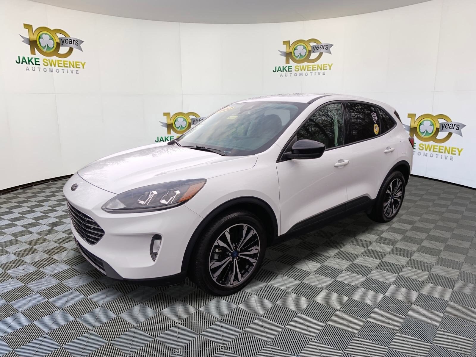 2022 Ford Escape SEL photo 3
