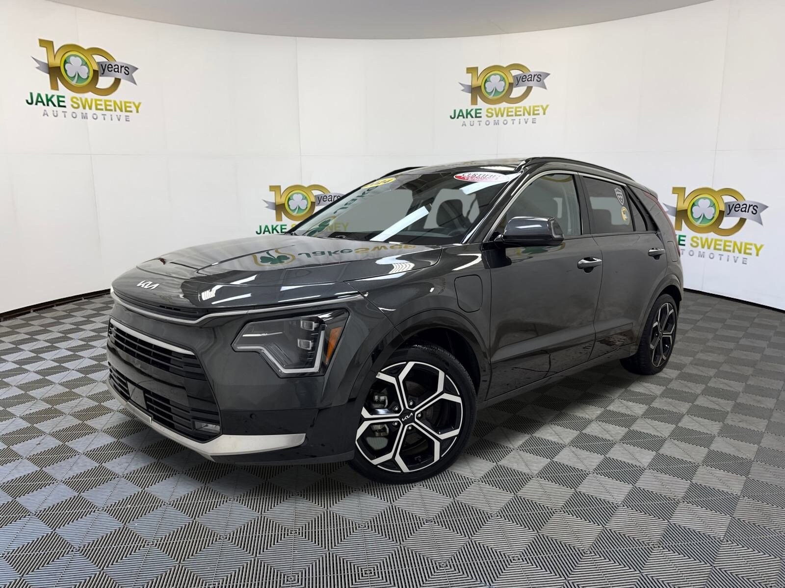 2024 Kia Niro Plug-In Hybrid SX Touring photo 3