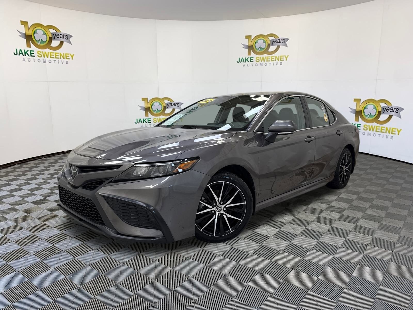 2024 Toyota Camry SE photo 3