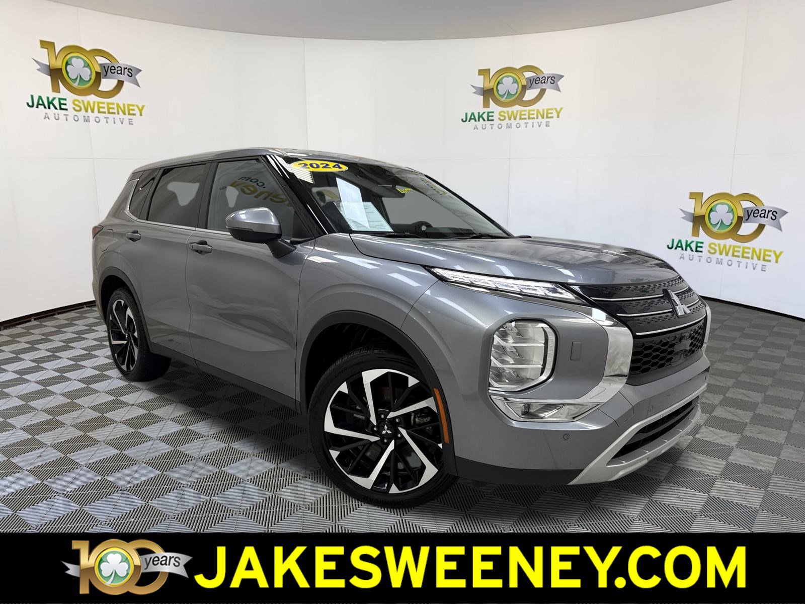 2024 Mitsubishi Outlander SE's photo