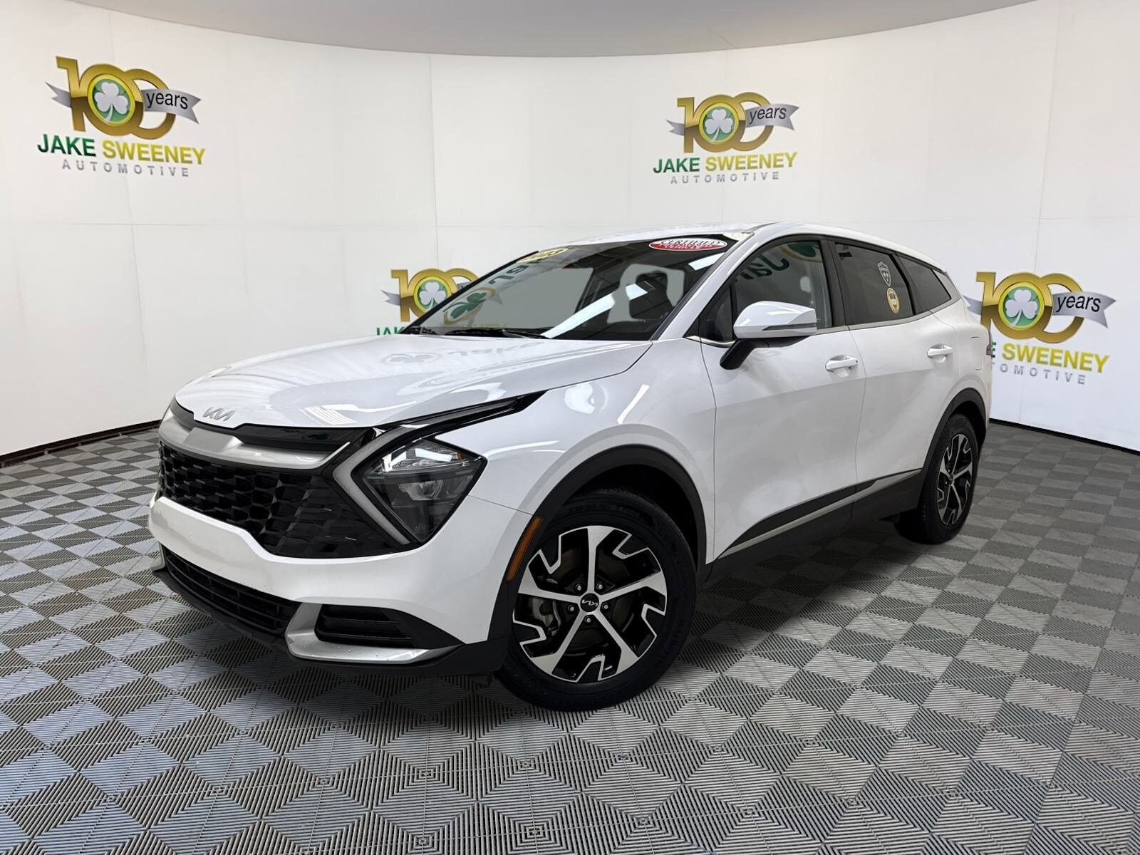 2023 Kia Sportage EX photo 3