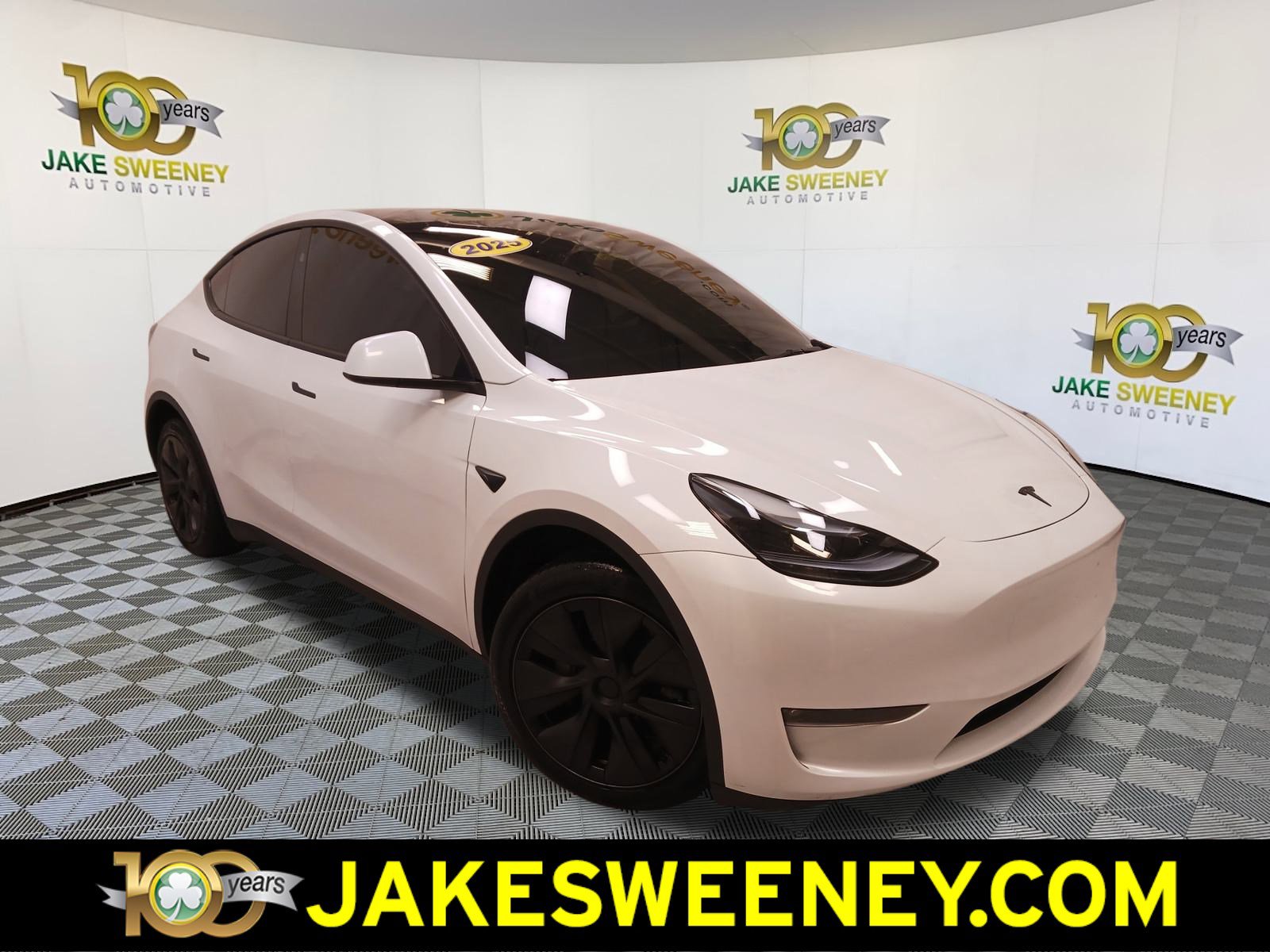 2025 Tesla Model Y Long Range's photo