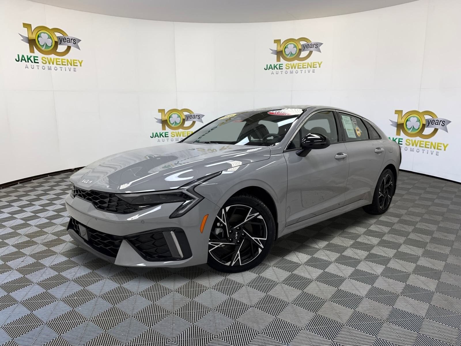 2025 Kia K5 GT-Line photo 3