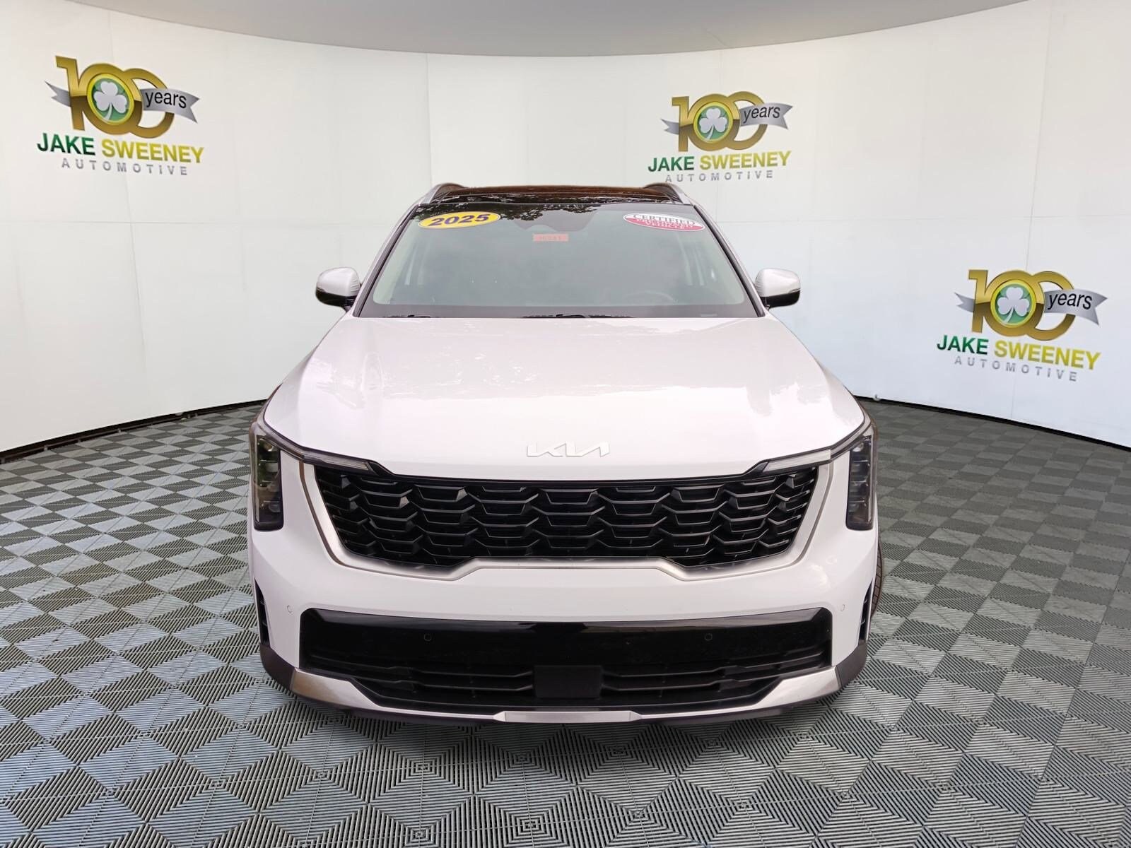 2025 Kia Sorento S photo 2