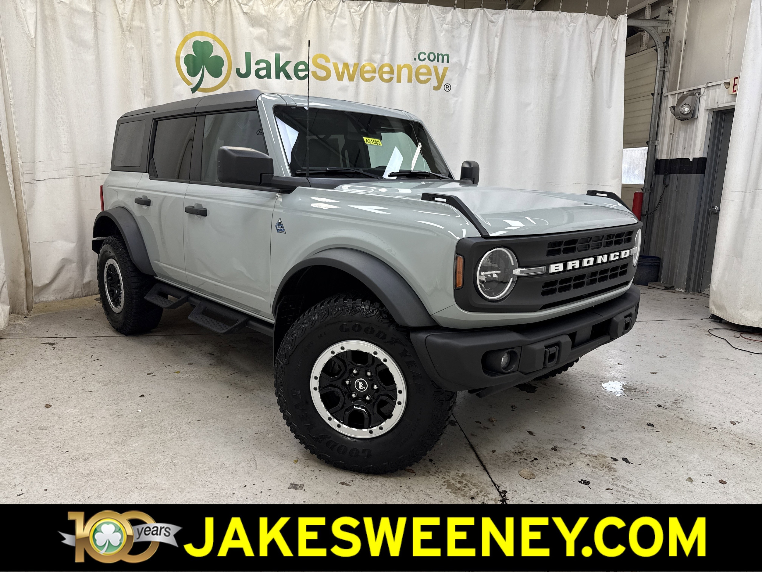 2023 Ford Bronco Black Diamond's photo