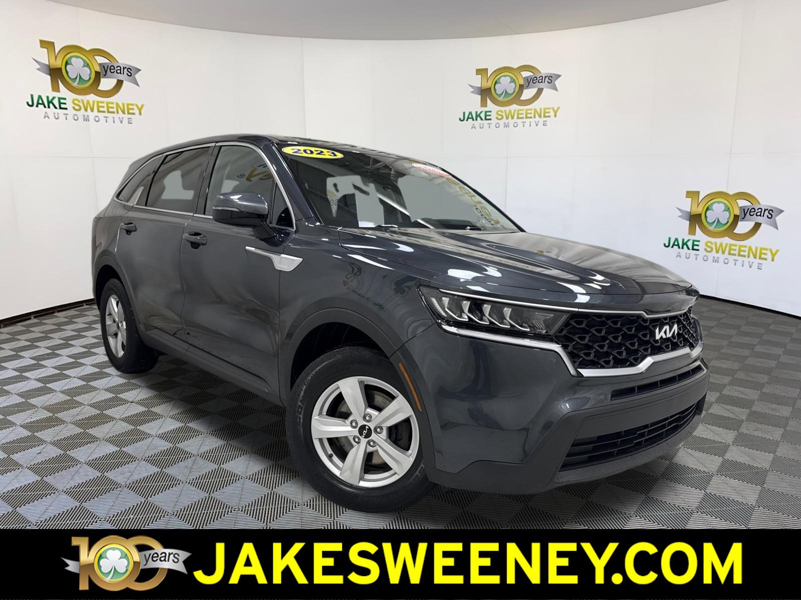 2023 Kia Sorento LX AT's photo